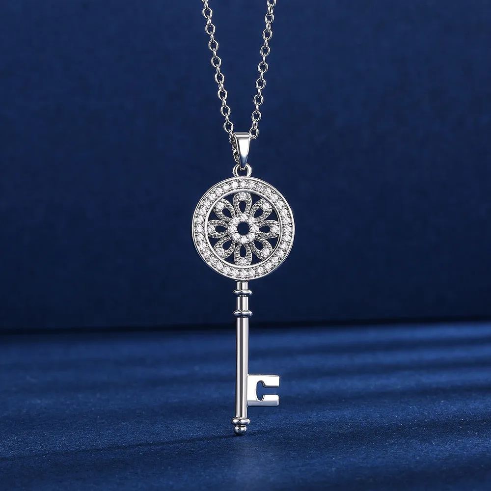 Trendy Jewelry Exquisite Micro Paved Key Pendant Necklace for Women in Silver Color