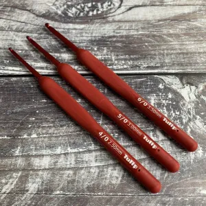 Tulip Etimo Red Crochet Hook