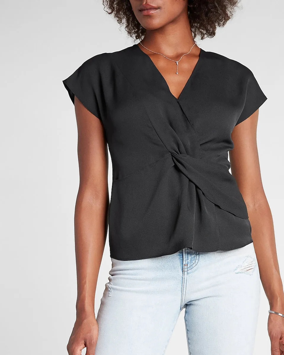 Twist Front Short Sleeve V-Neck Top in Pitch Black