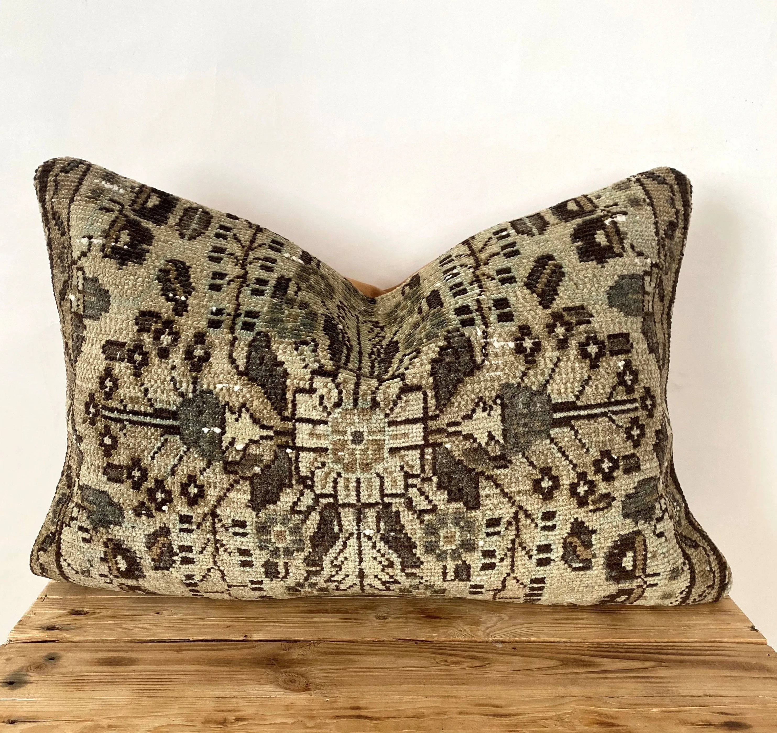 Ubah - Persian Pillow Cover