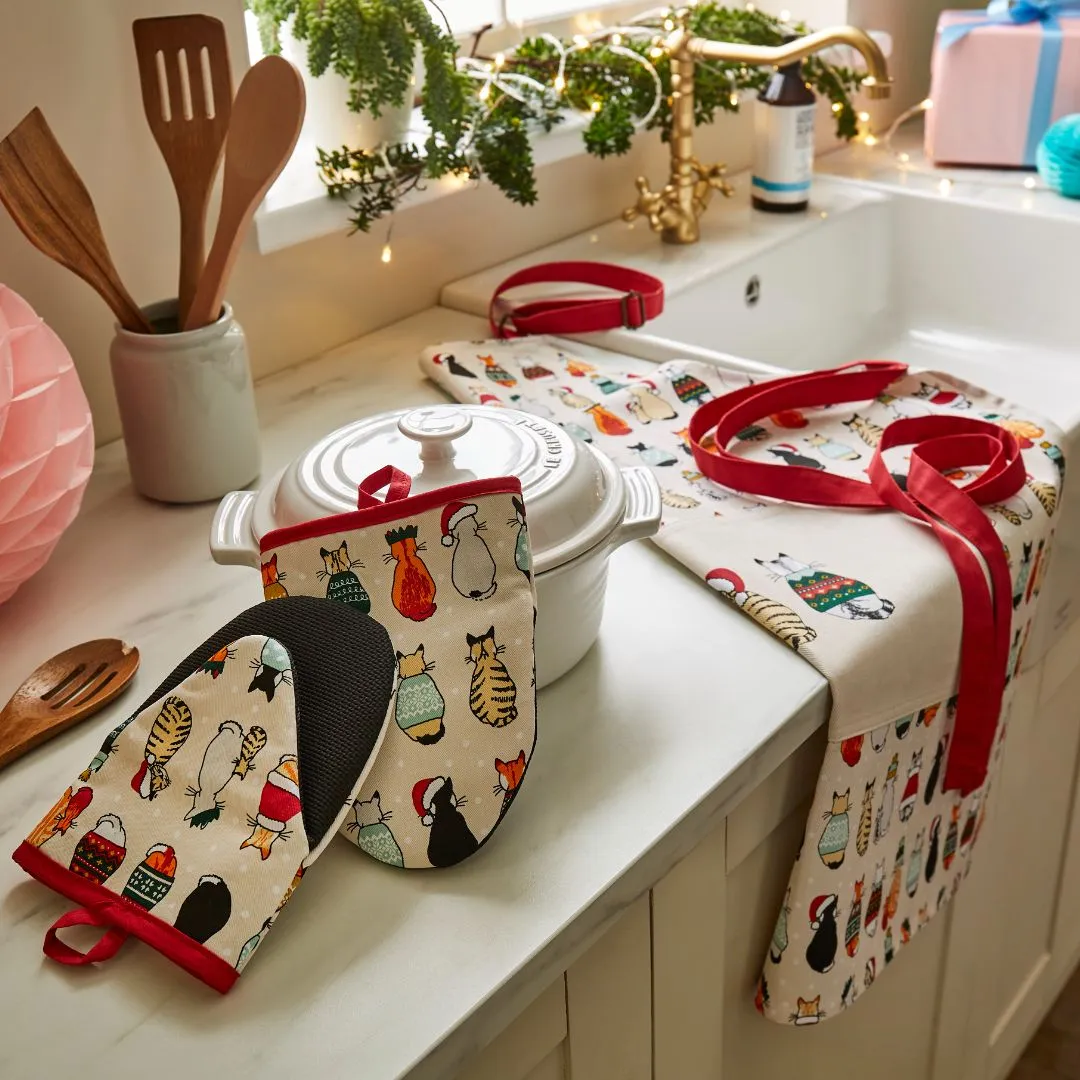 Ulster Weavers Recycled Microwave Mitts - Christmas Cats in Waiting (Red)