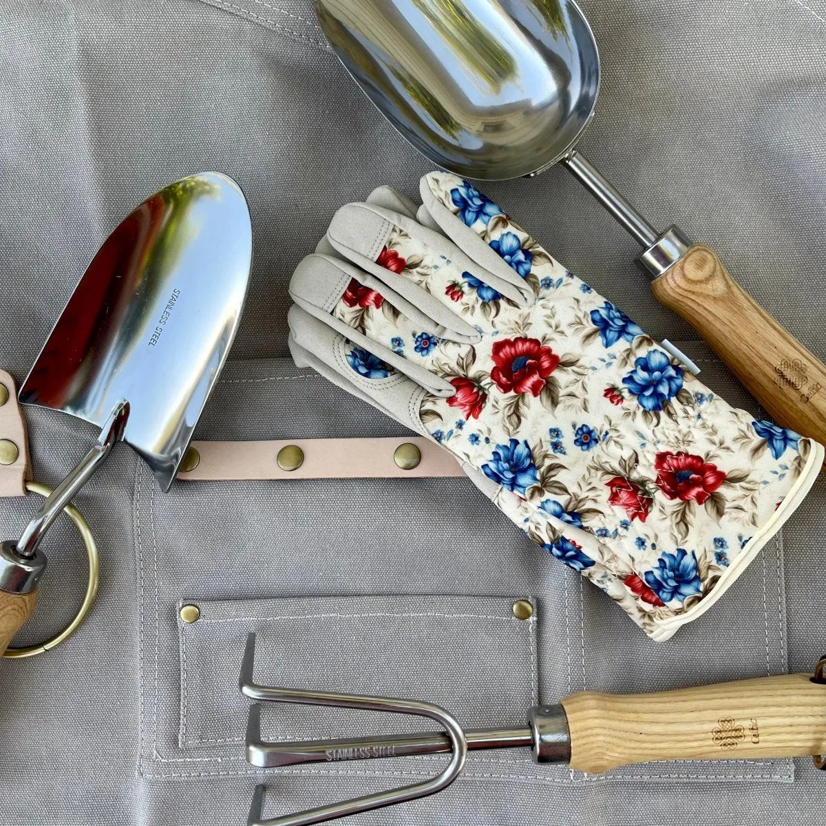 Ultimate Gardening Gift Box - Apron, Hand Tools and Gloves