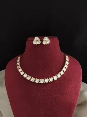 Un-shaped Sleek Kundan Necklace Set with Uncut Diamond Stones