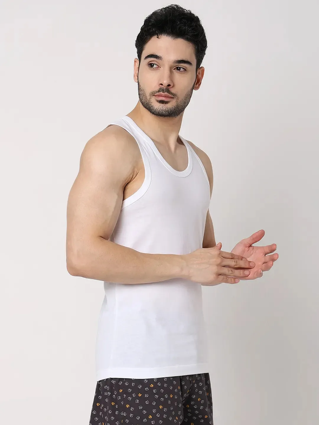 Underjeans By Spykar Men Premium White Cotton Blend Regular Fit Vest