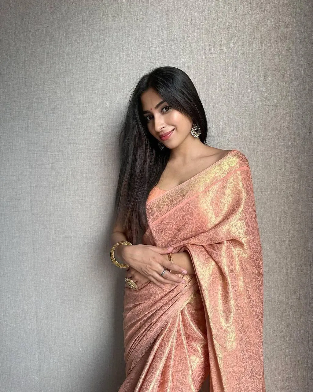 Unique Baby Pink  Soft Silk Saree With Staring Blouse Piece