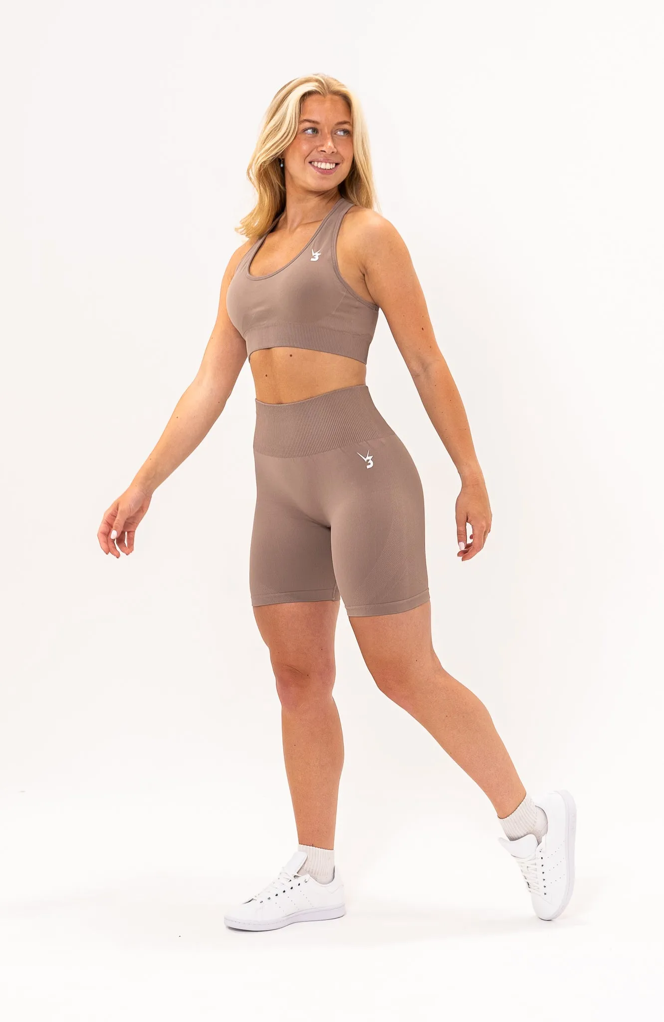 Unlimited Seamless Sports Bra - Fawn