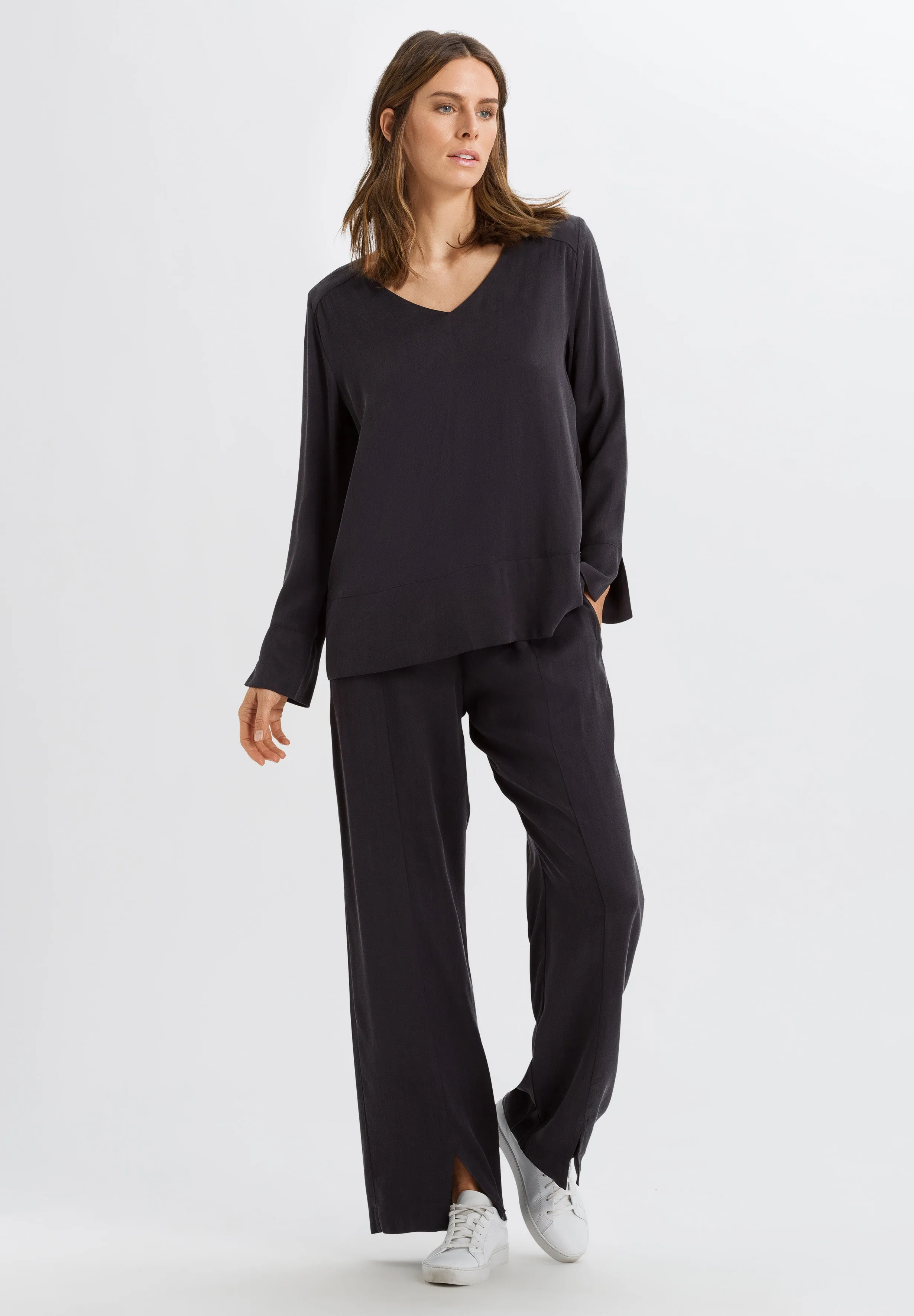 Urban Casuals Flowy V-Neck Top | Black Caviar 78649-1935