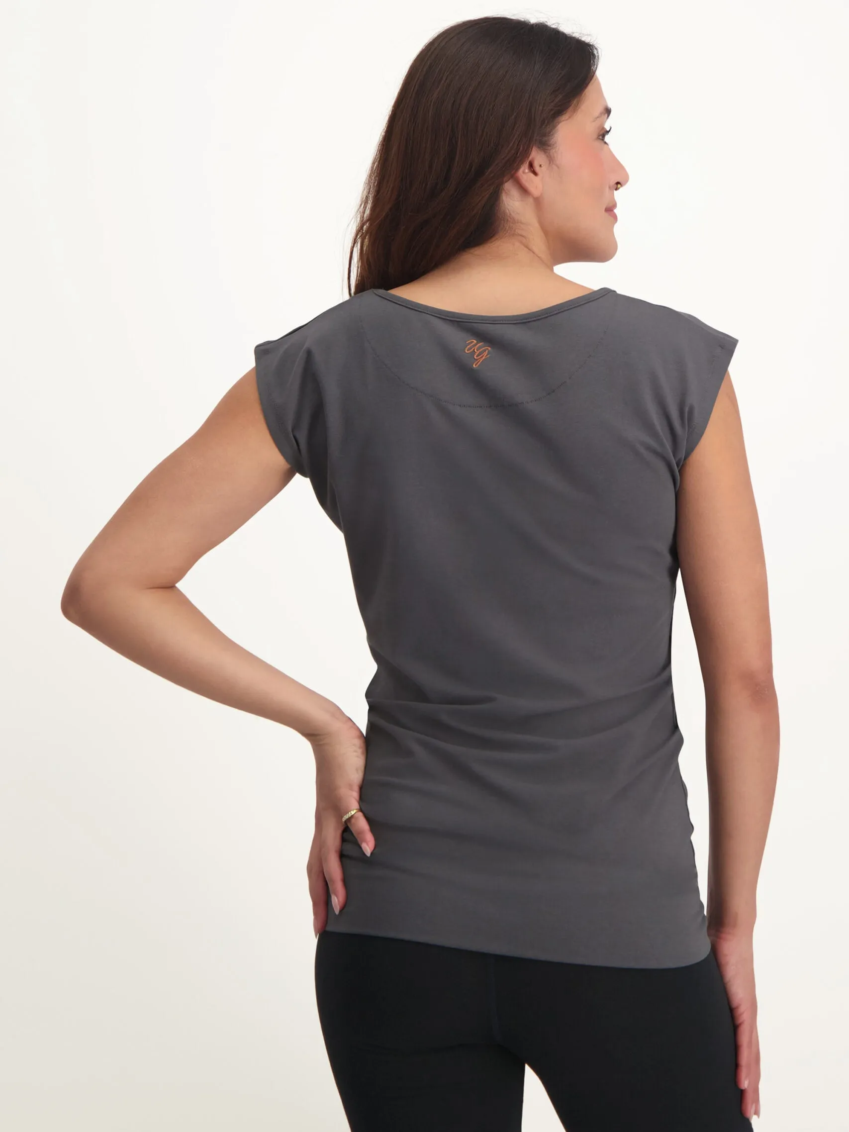 Urban Goddess Asana Yoga Tee - Charcoal