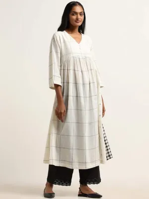 Utsa Off-White Mirror Embroidered Cotton Kurta