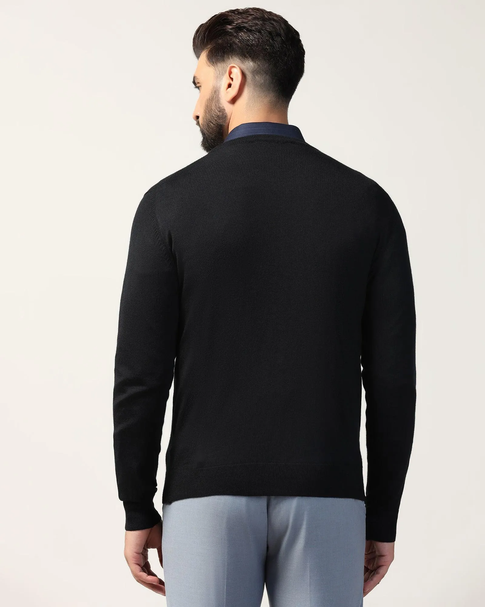 V-Neck Black Solid Sweater - Ken