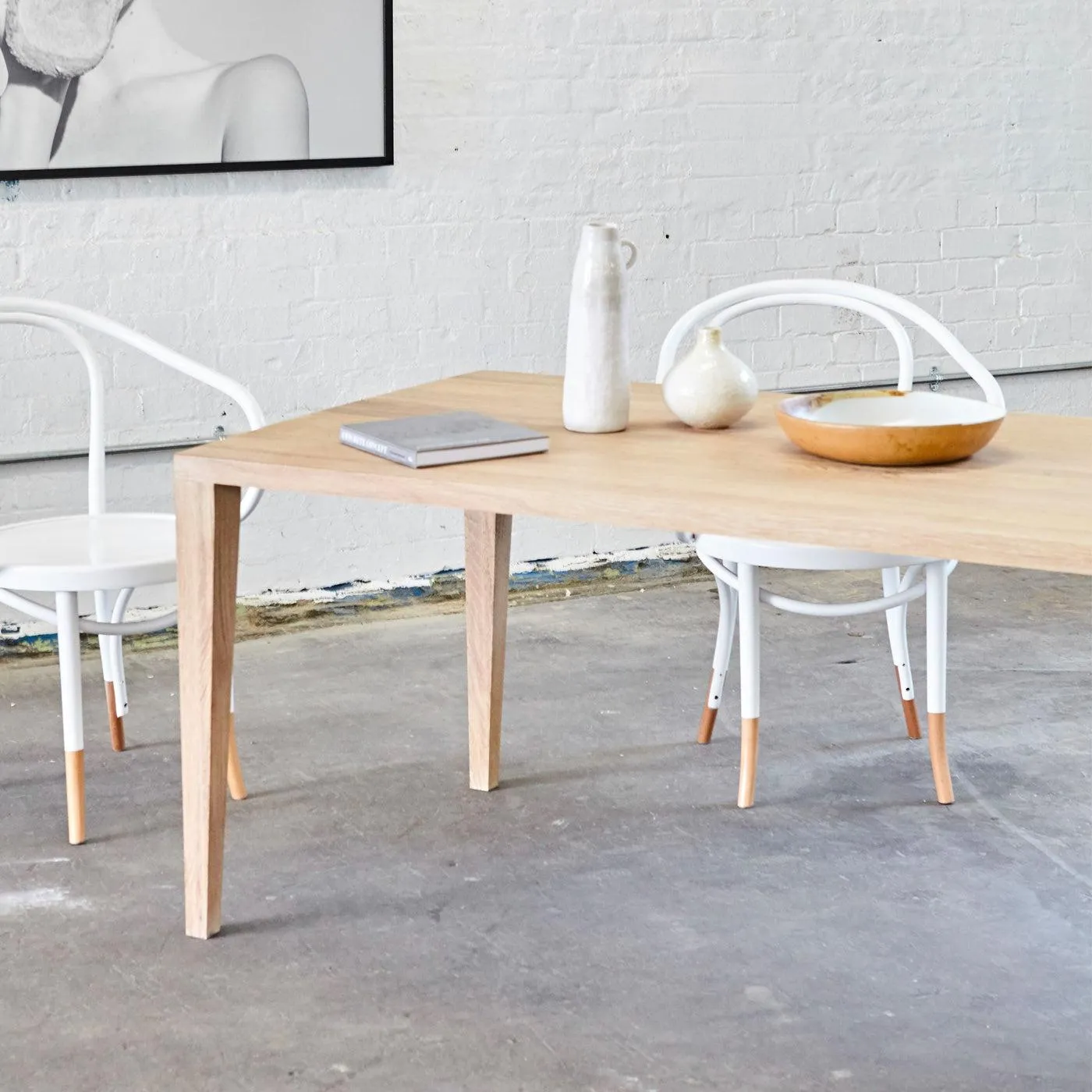 VALLA Dining Table