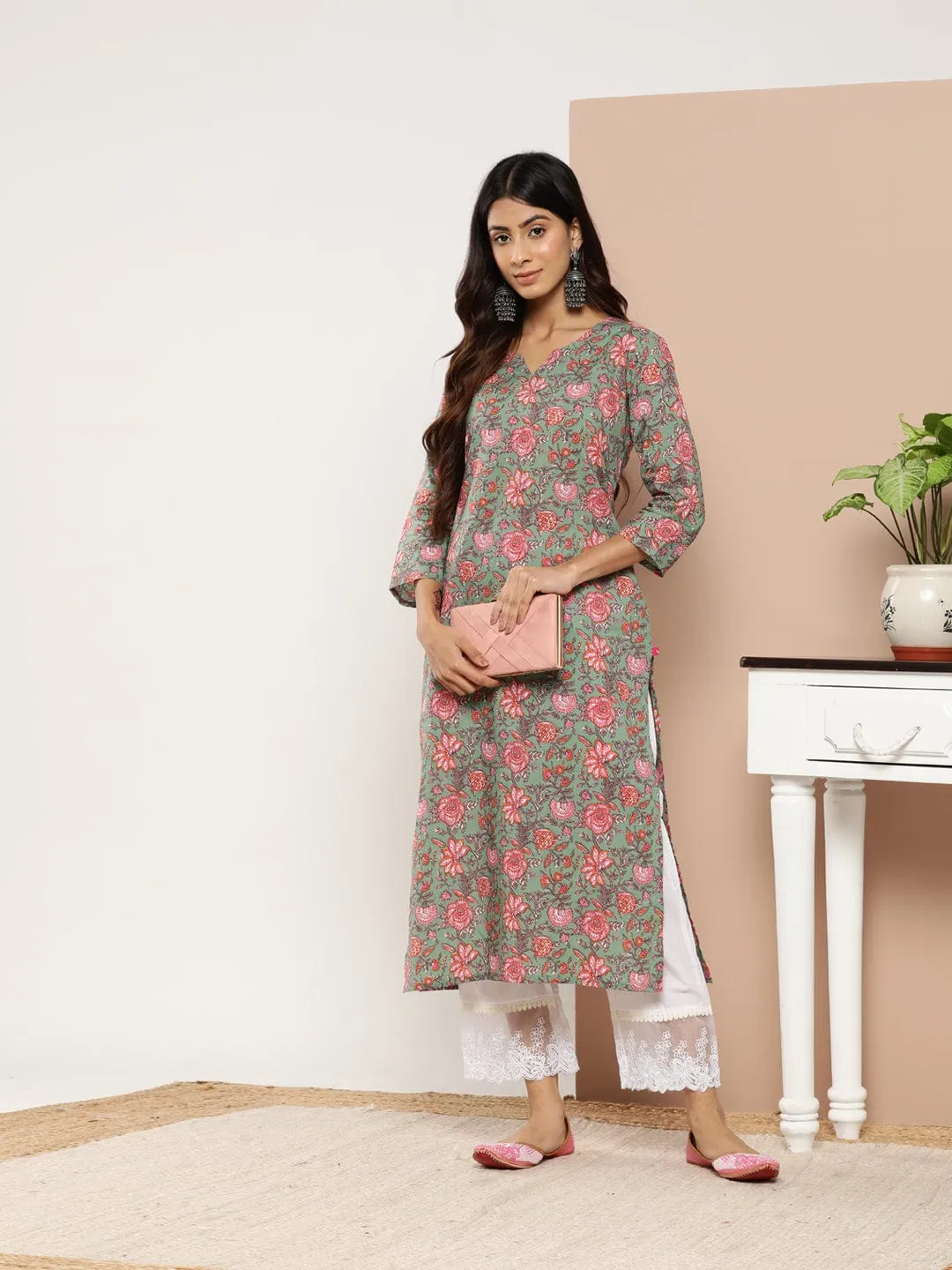 Varanga Women Green & Pink Floral Printed Floral Kurta