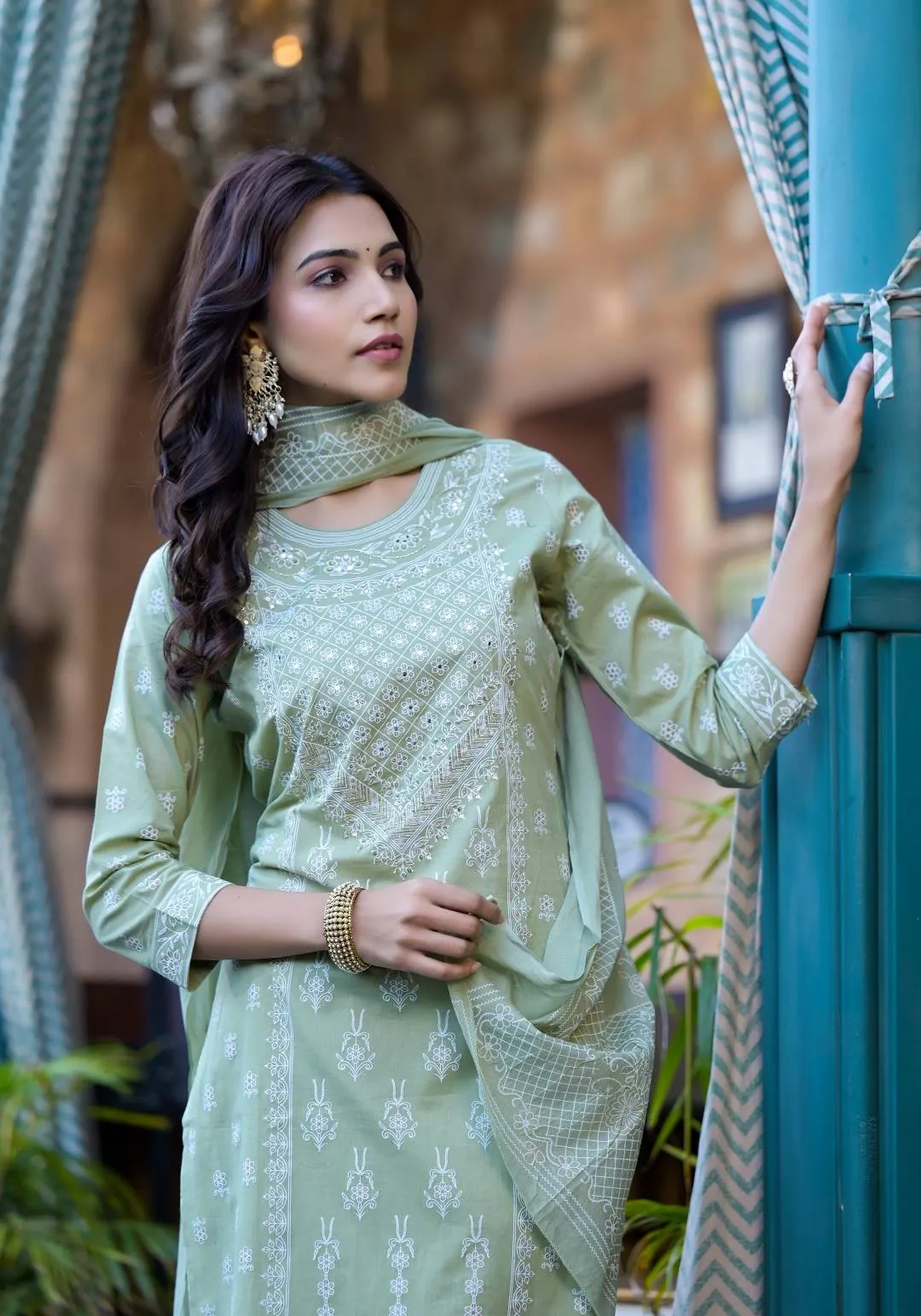 Varanga Women Green Rubber Printed, Embellished Straight Kurta Paired With Bottom And Dupatta