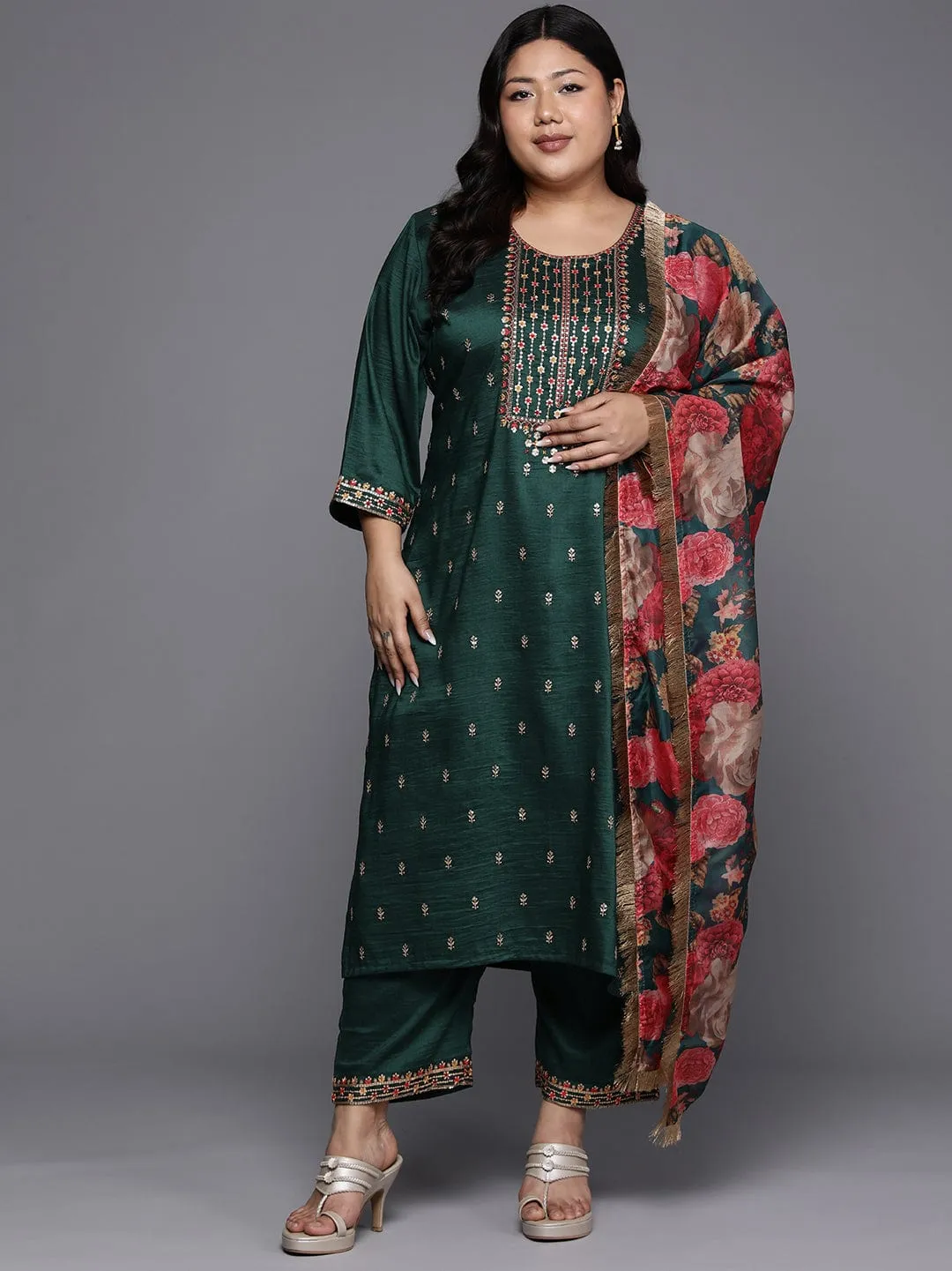 Varanga Women Plus Size Green Embroidered Straight Kurta Paired With Tonal Bottom And Printed Dupatta.