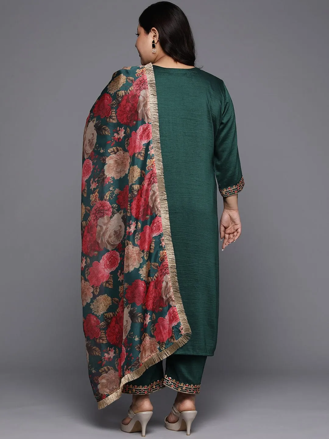 Varanga Women Plus Size Green Embroidered Straight Kurta Paired With Tonal Bottom And Printed Dupatta.