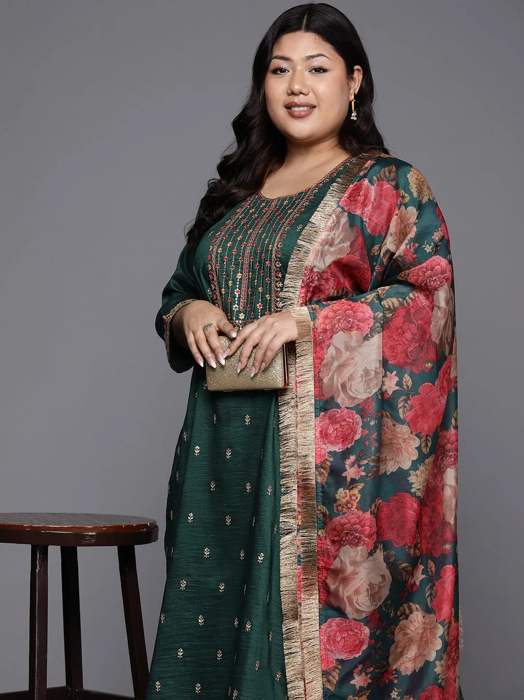 Varanga Women Plus Size Green Embroidered Straight Kurta Paired With Tonal Bottom And Printed Dupatta.