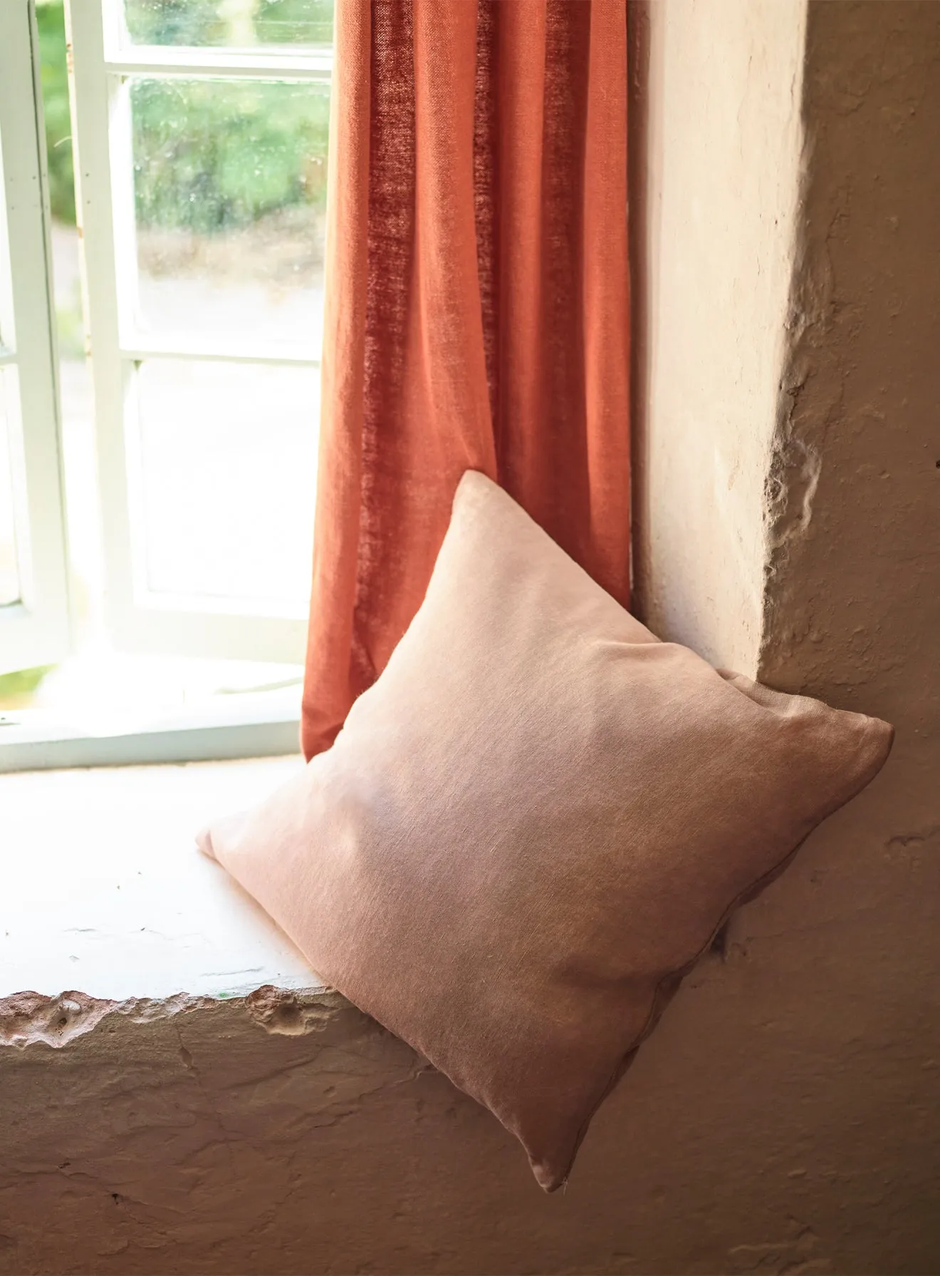 Velvet Cushion, Rose