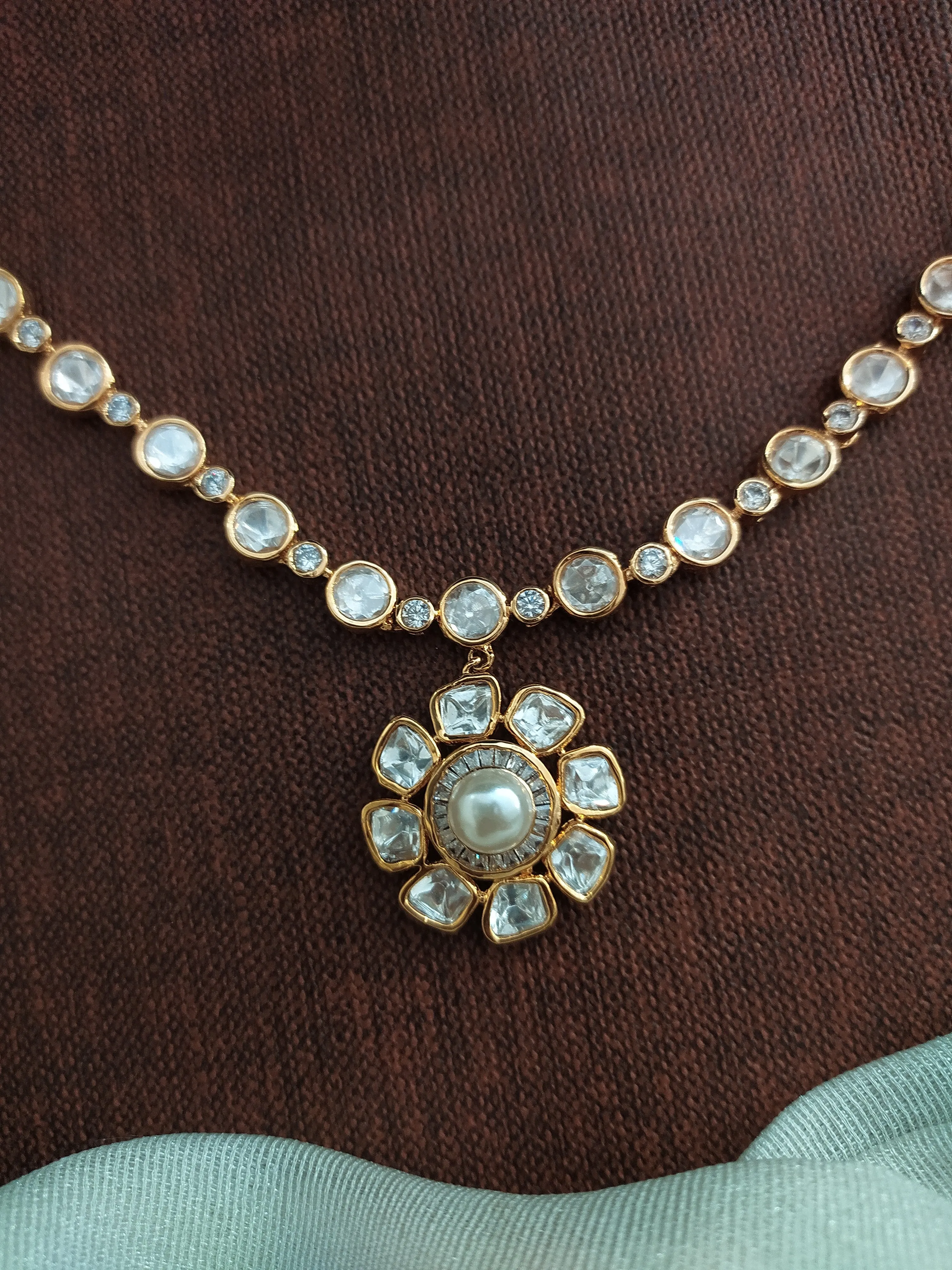 Versatile Full White Kundan Necklace Set with Uncut Diamond Stones