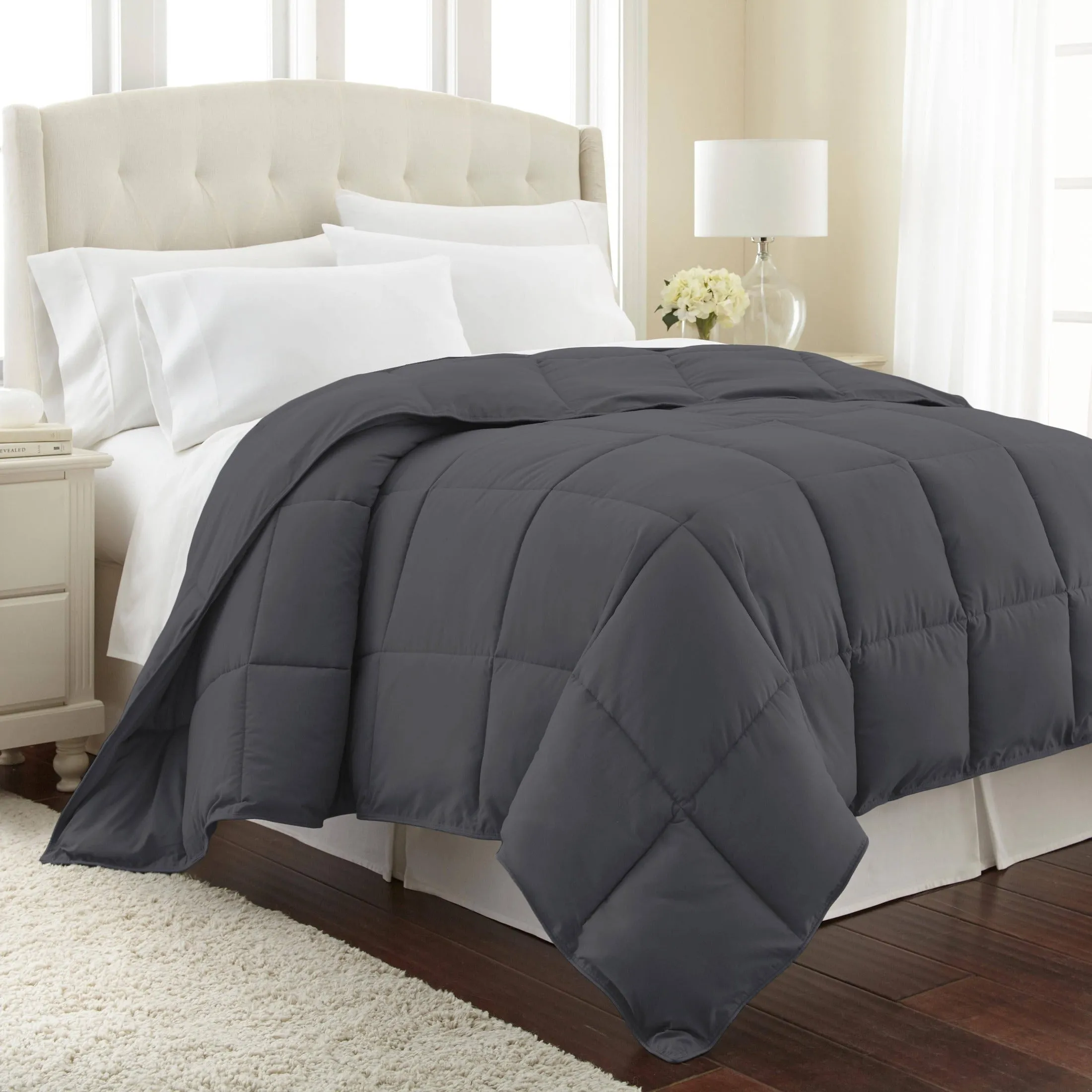 Vilano Down Alternative Comforter