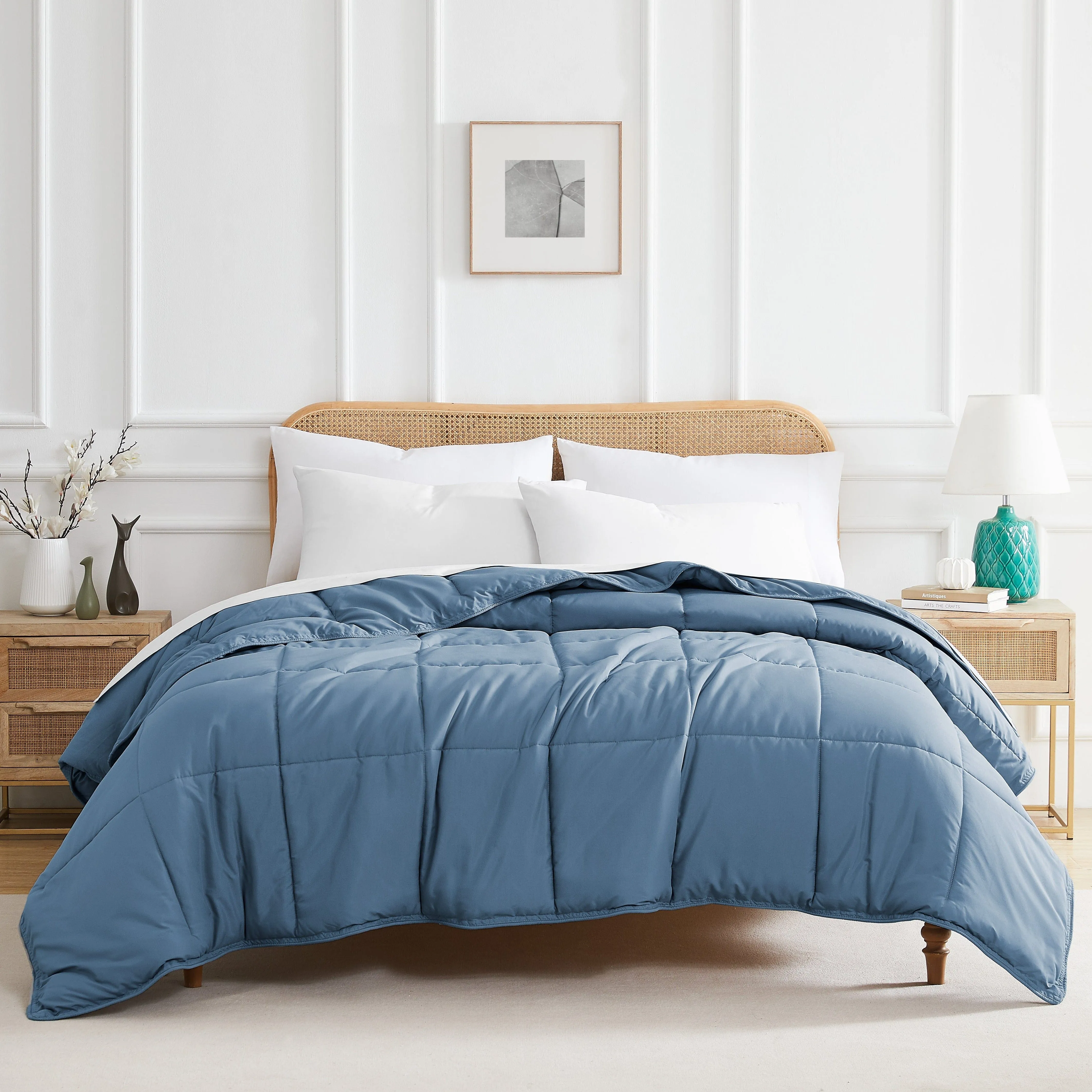 Vilano Down Alternative Comforter