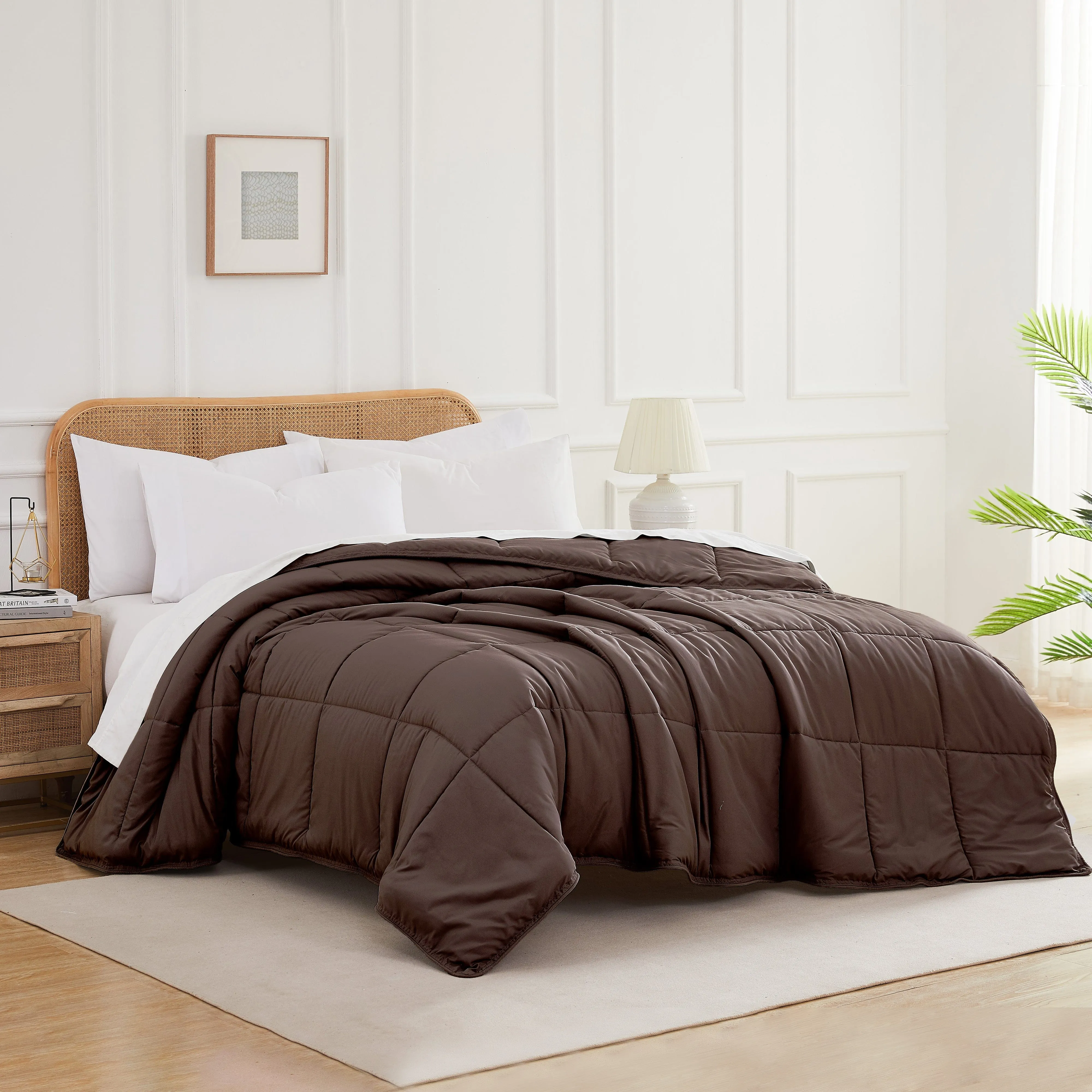 Vilano Down Alternative Comforter