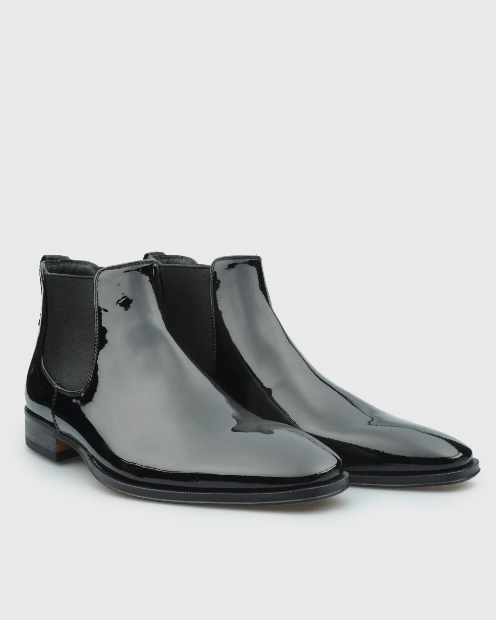 VINCENT & FRANKS VFS21-23 BLACK PATENT CHELSEA BOOT