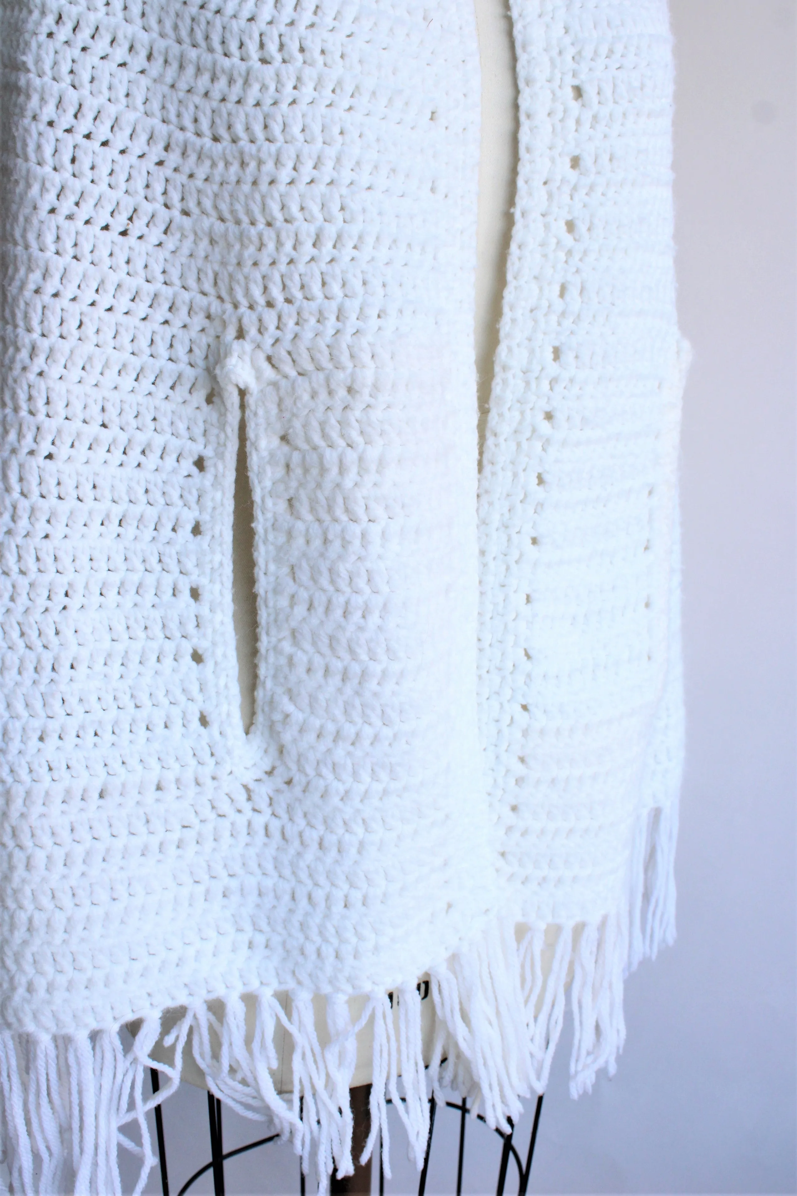 Vintage 1960s White Knit Cape or Poncho