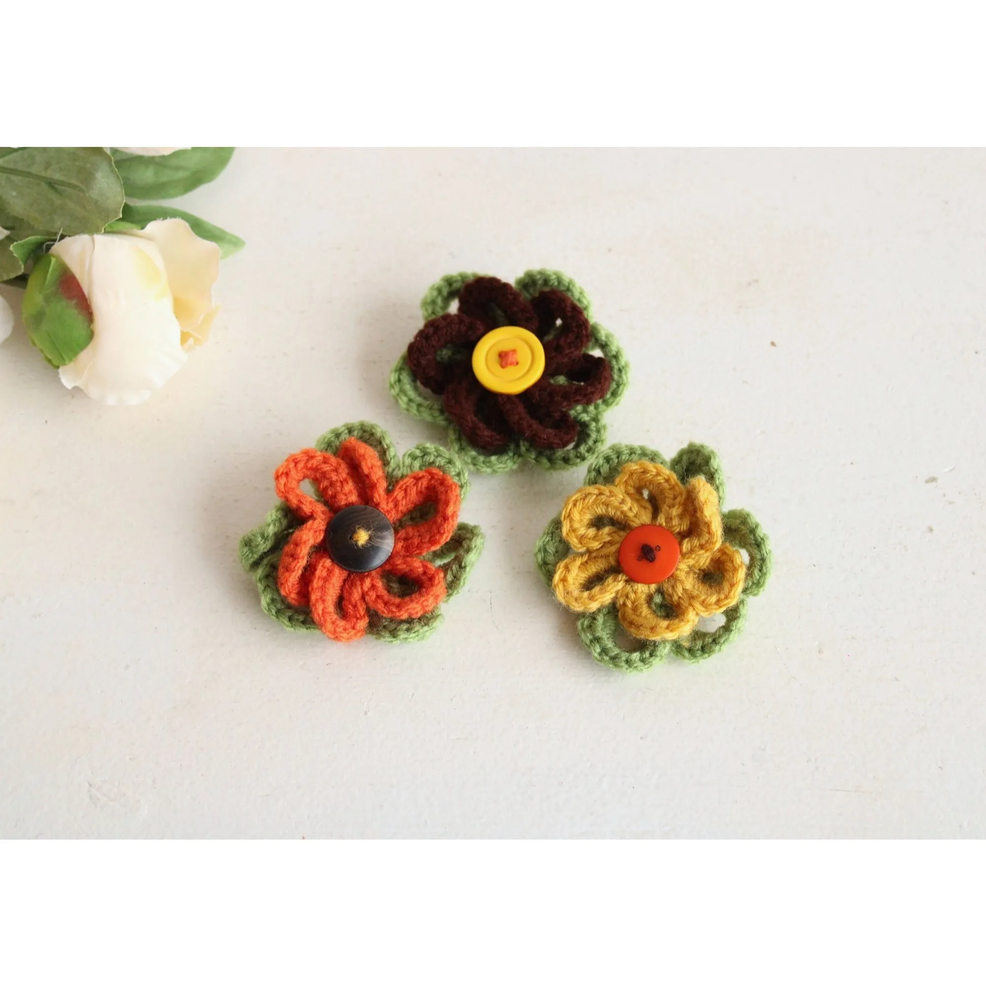 Vintage 1970s Brooch, Knit Flower with Button Center