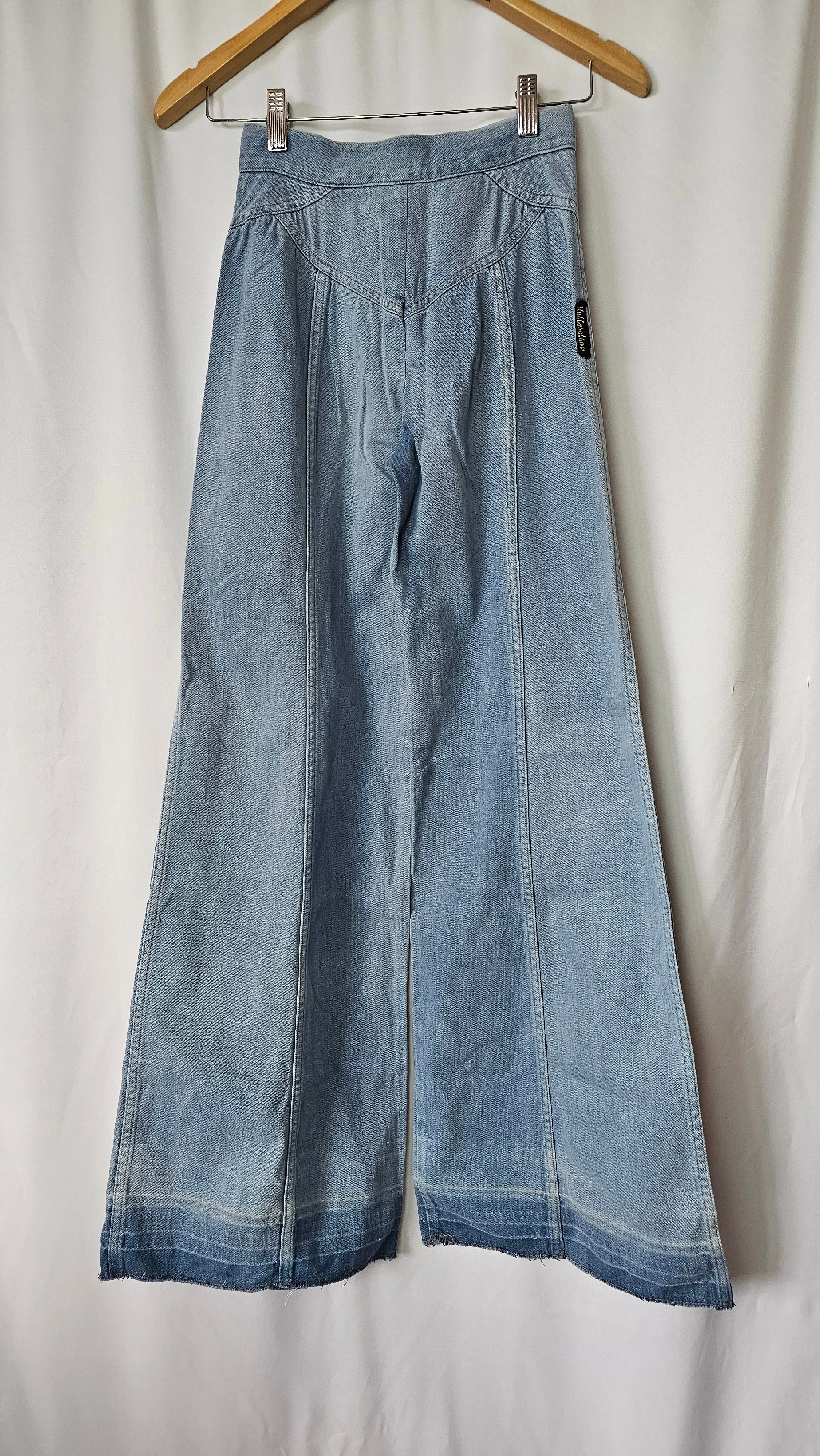 Vintage 1970s Hullabaloo original Denim Jeans - High Waist • Bell Bottom’s XXS 6/7