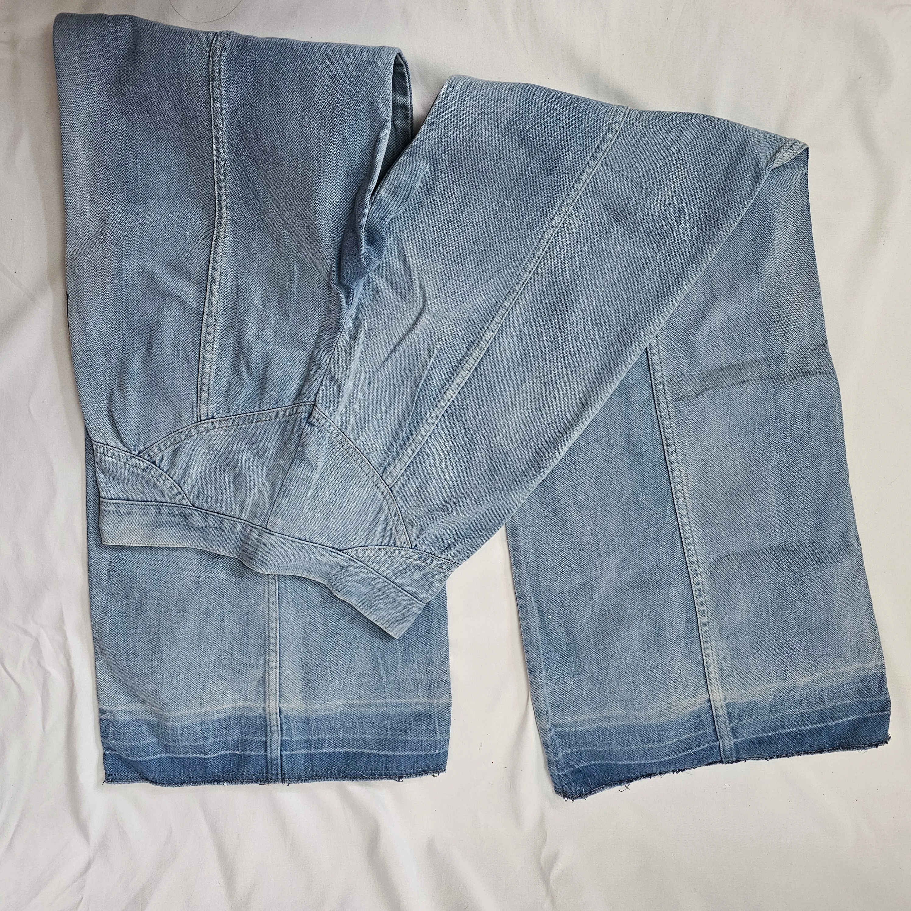 Vintage 1970s Hullabaloo original Denim Jeans - High Waist • Bell Bottom’s XXS 6/7