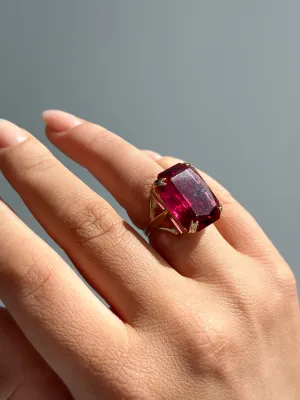 Vintage 9ct Yellow Gold Synthetic Ruby Ring