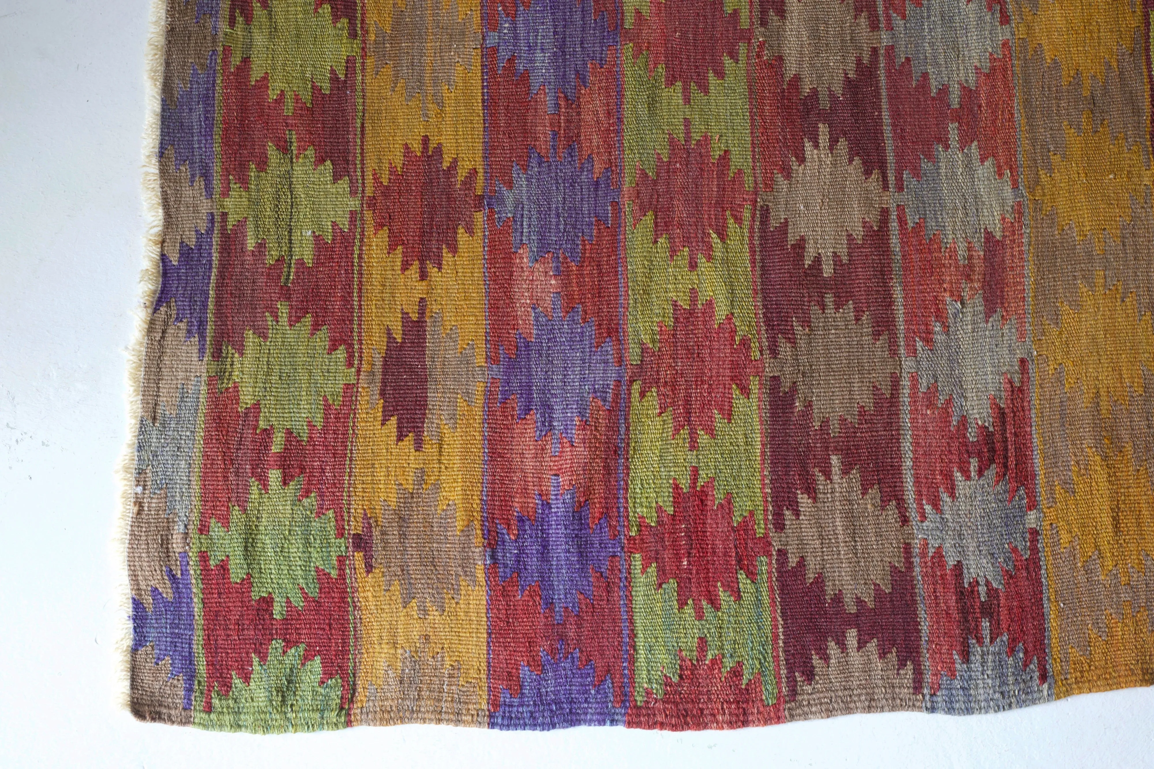 Vintage central Anatolian Kilim Rug 4'x5'