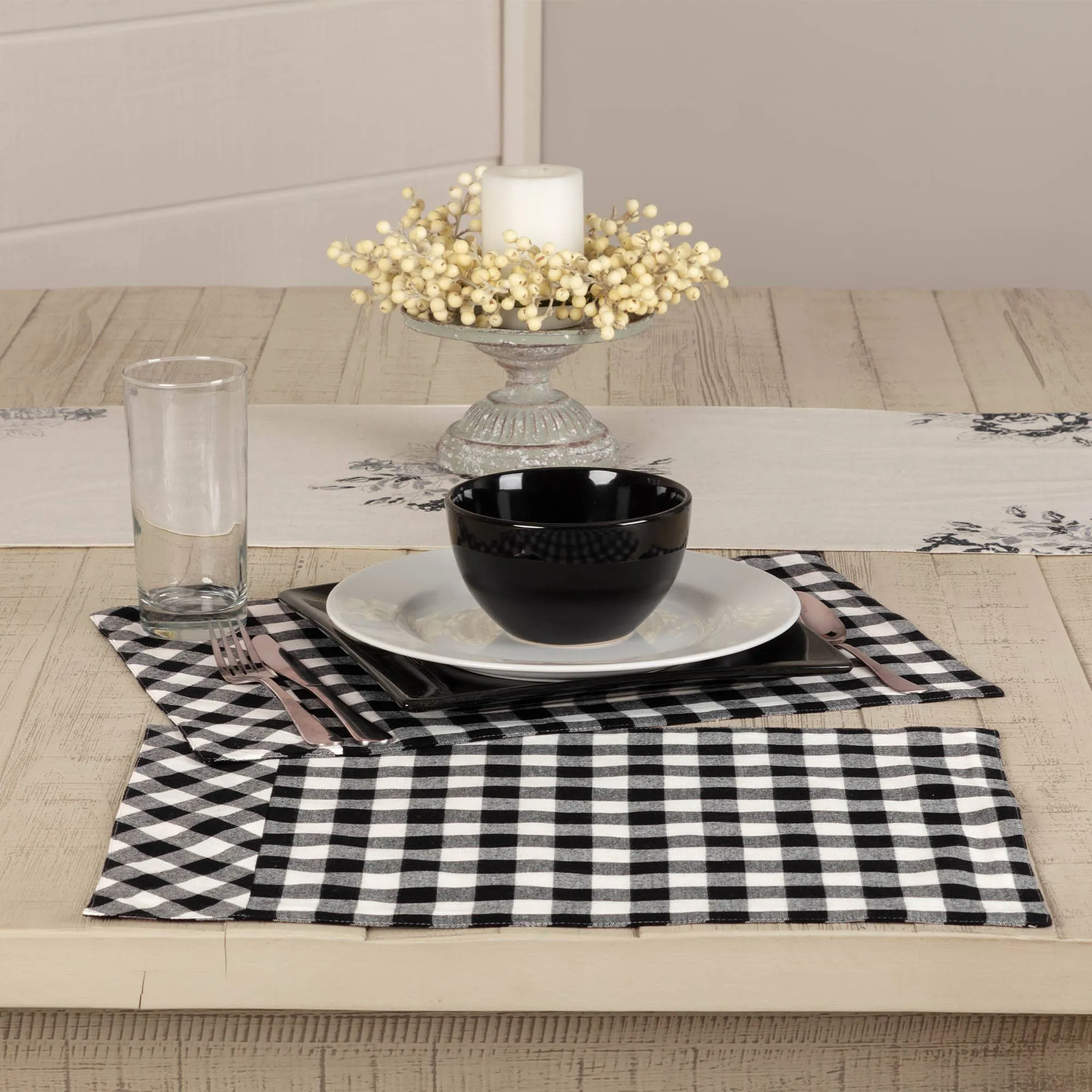 Vintage Check Black Placemat Set of 4 18Lx12W