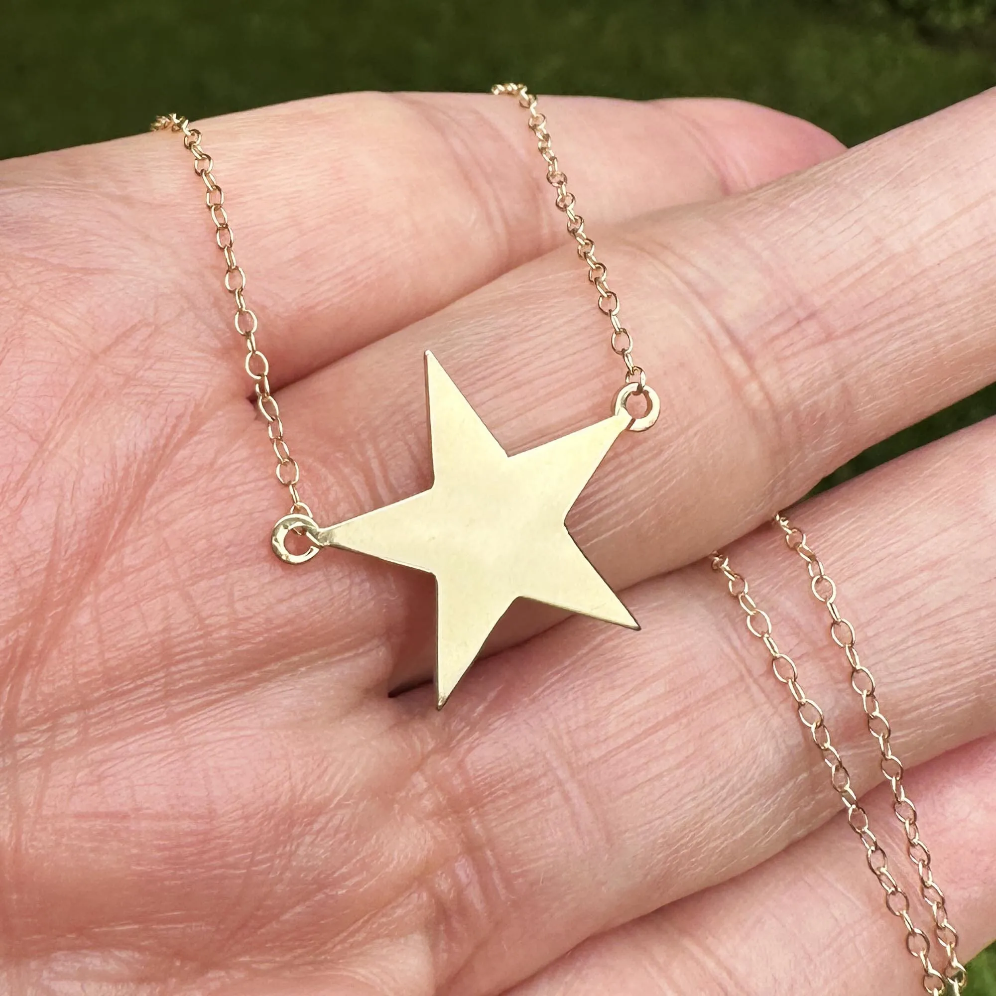 Vintage Contemporary 14K Gold Star Pendant Necklace