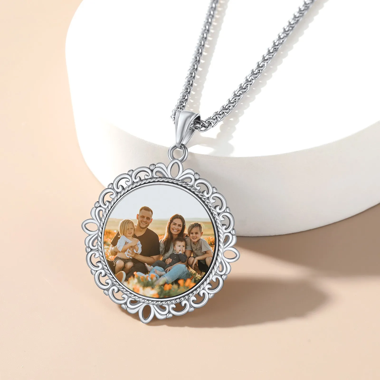 Vintage Customized Double-side Photo Pendant Memorial Necklace with Picture