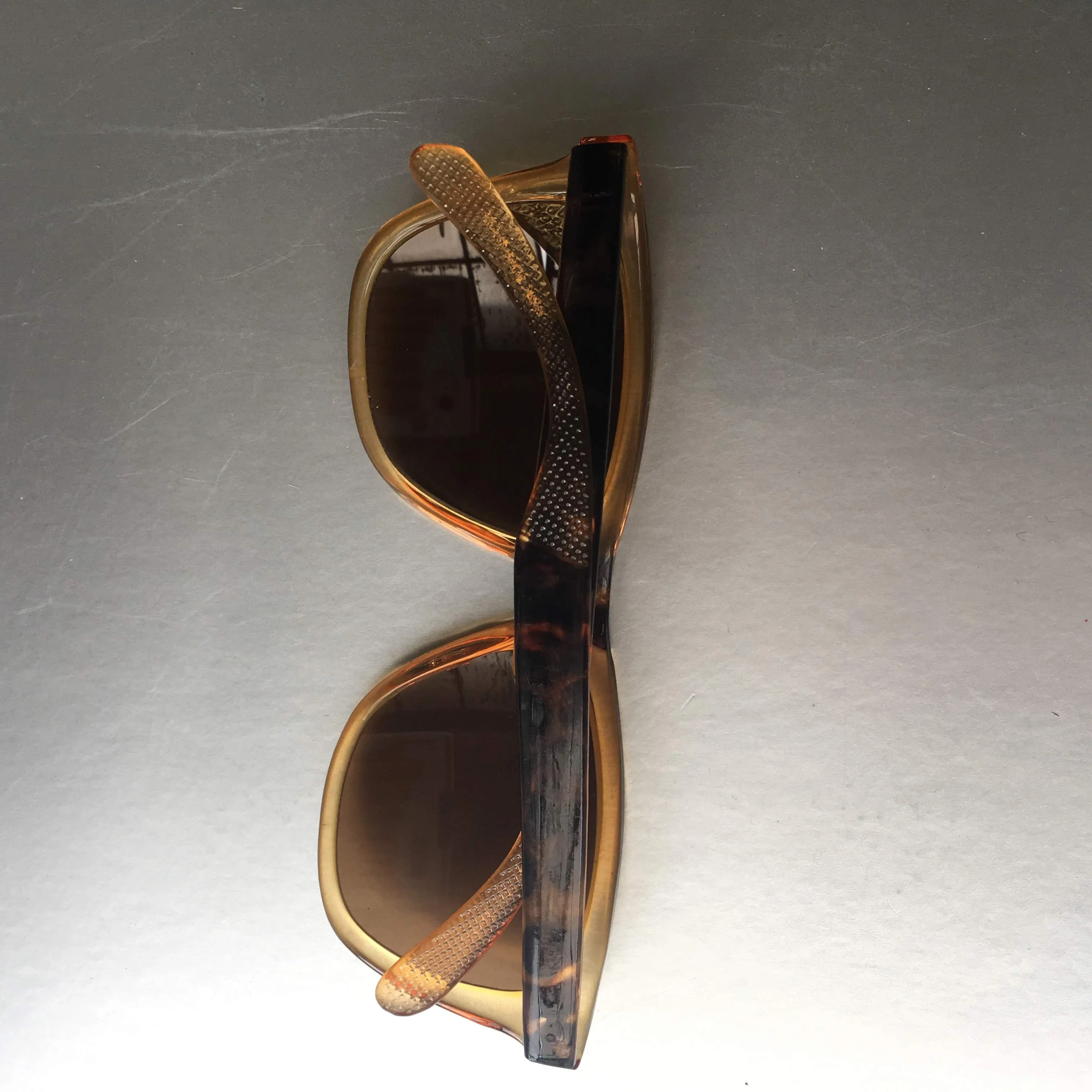 VINTAGE EYEWEAR SUNGLASSES