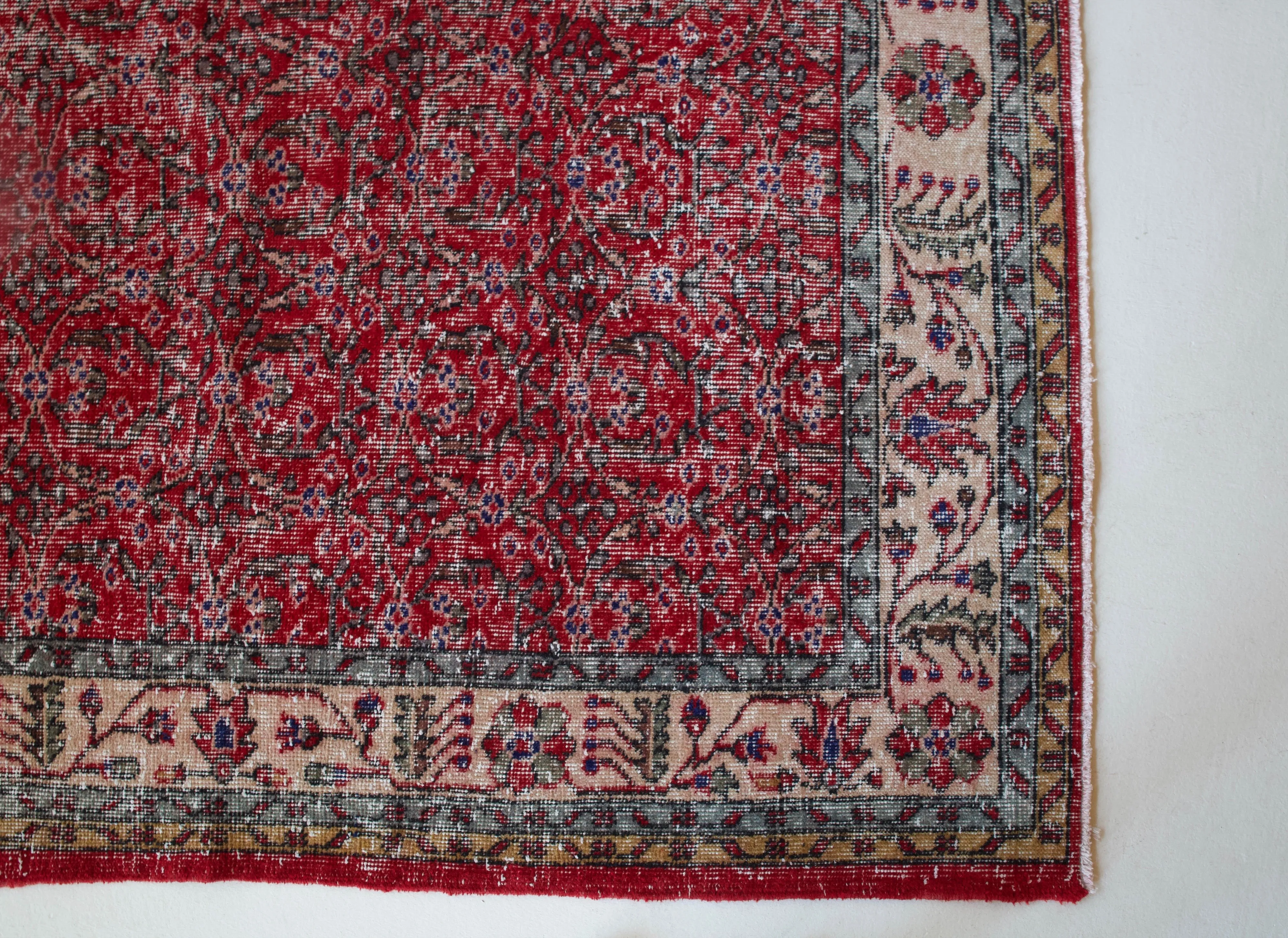 Vintage Isparta Rug 5'9"x9'6"