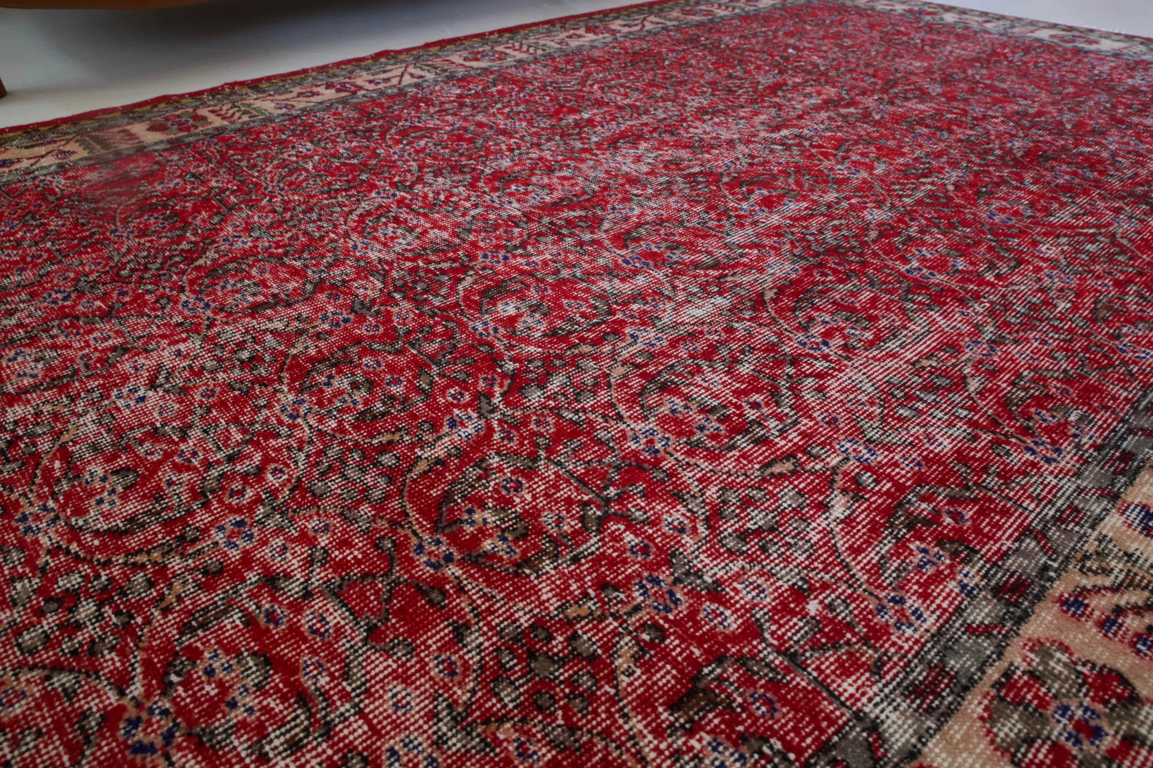 Vintage Isparta Rug 5'9"x9'6"