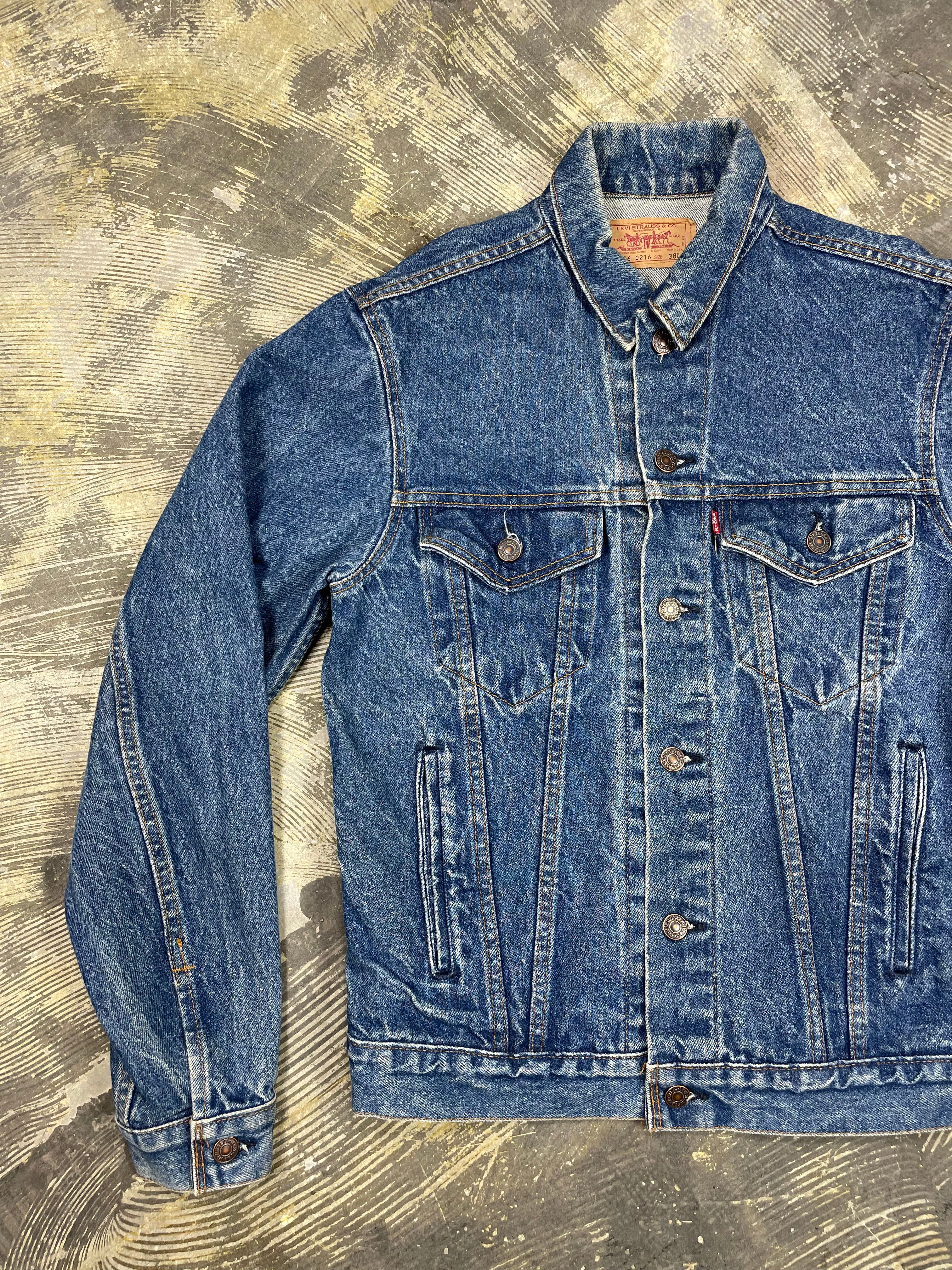 Vintage Levi Premium Wash Denim Trucker Jacket (JYJ-175)