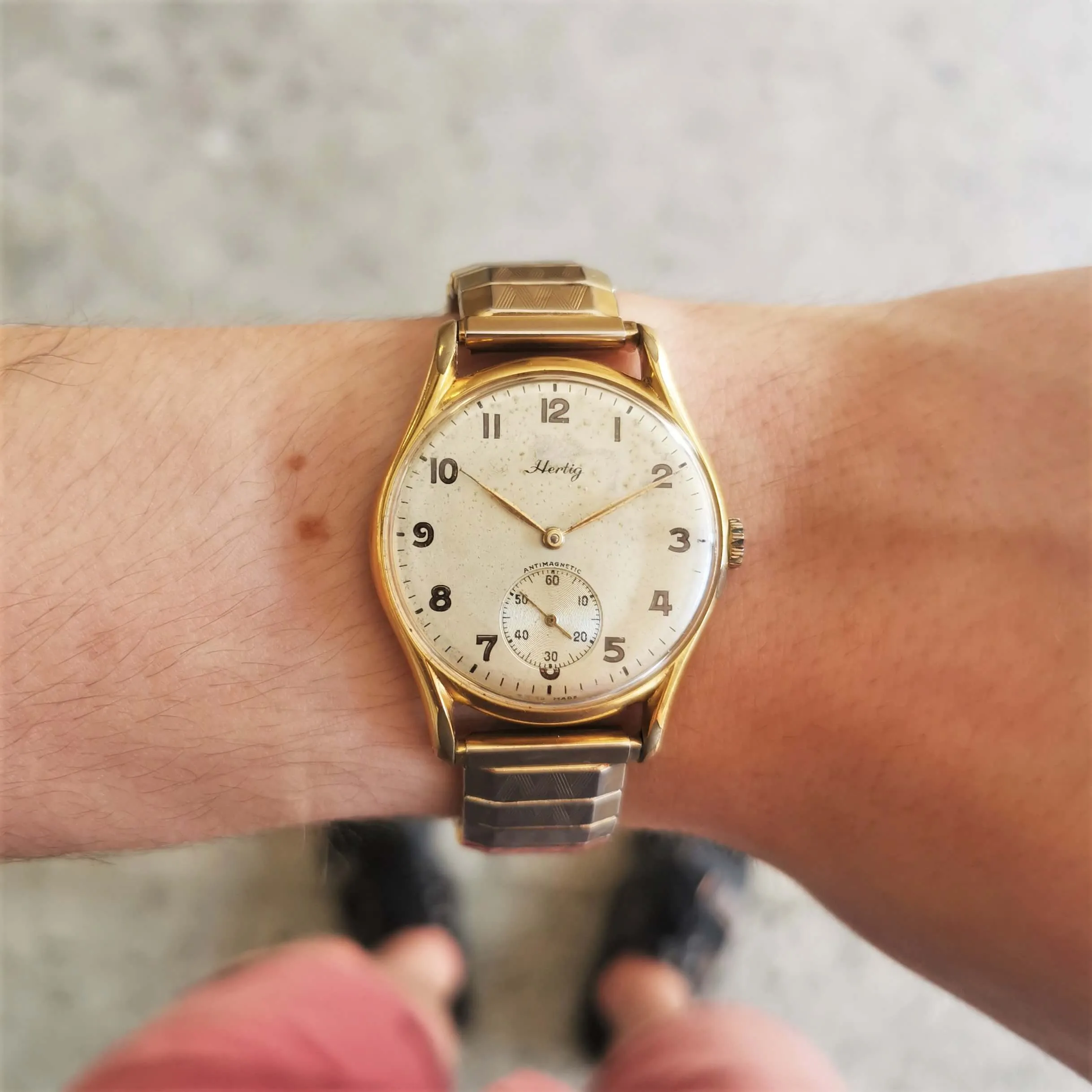 Vintage Men's Swiss-Made Hertig Mechanical Watch // Gold Plated Watch // With A Seconds Subdial