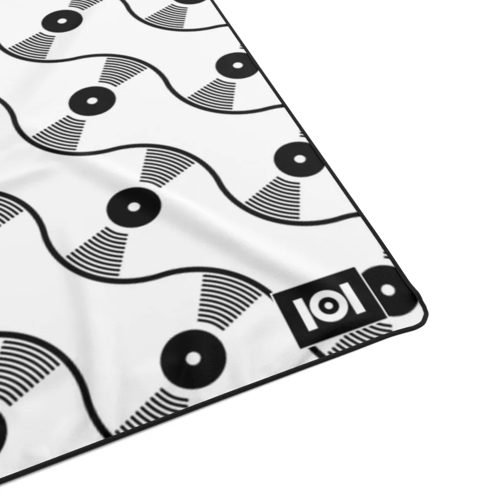 VINYL 01 PATTERN POLYESTER BLANKET - WHITE