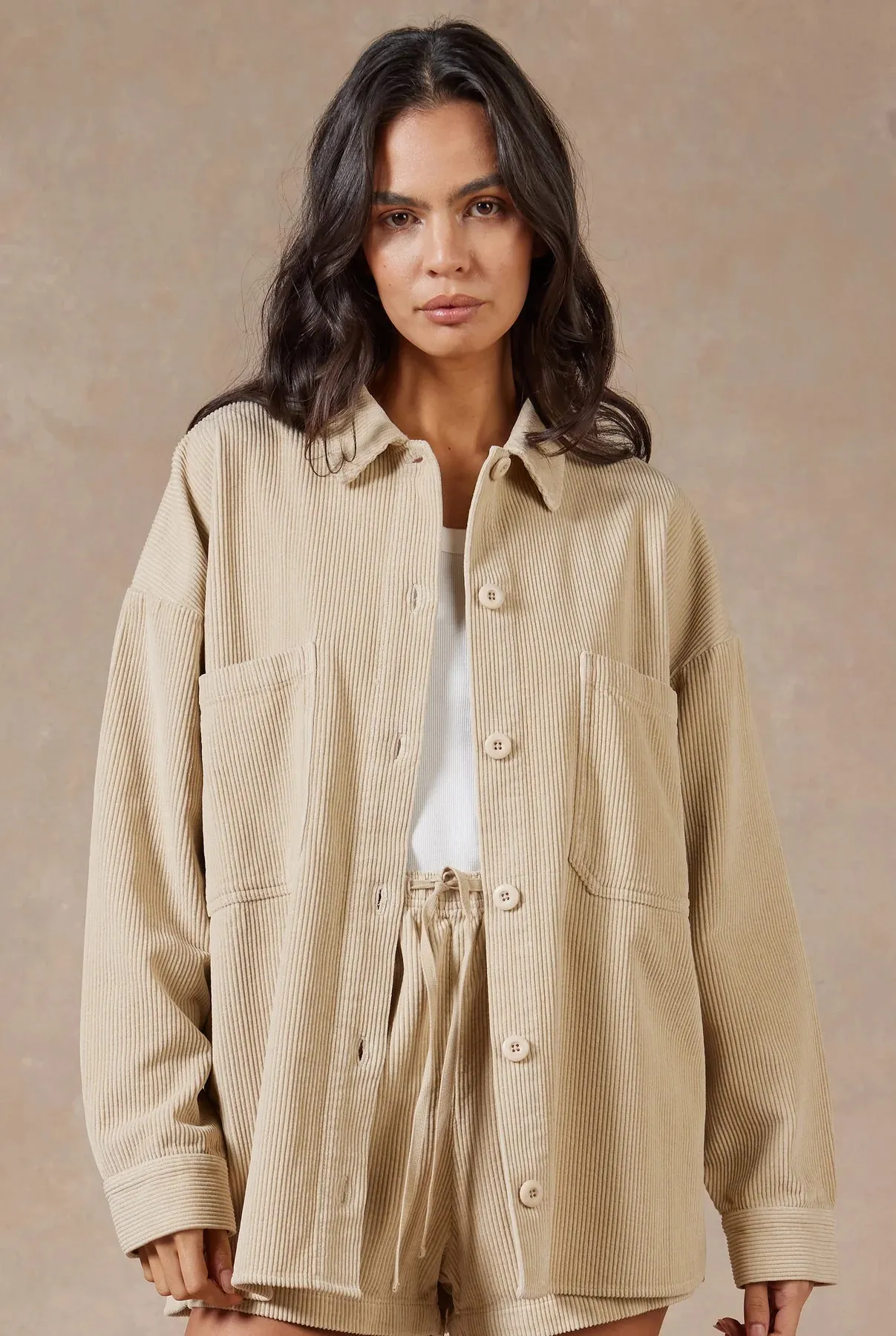 (W) Lebowski Cord Overshirt in Macadamia