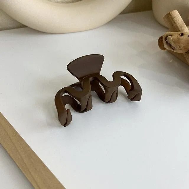 Wavy Claw Hair Clip