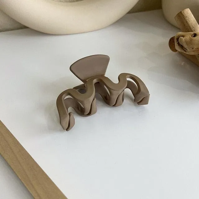 Wavy Claw Hair Clip