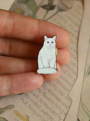 White cat pin