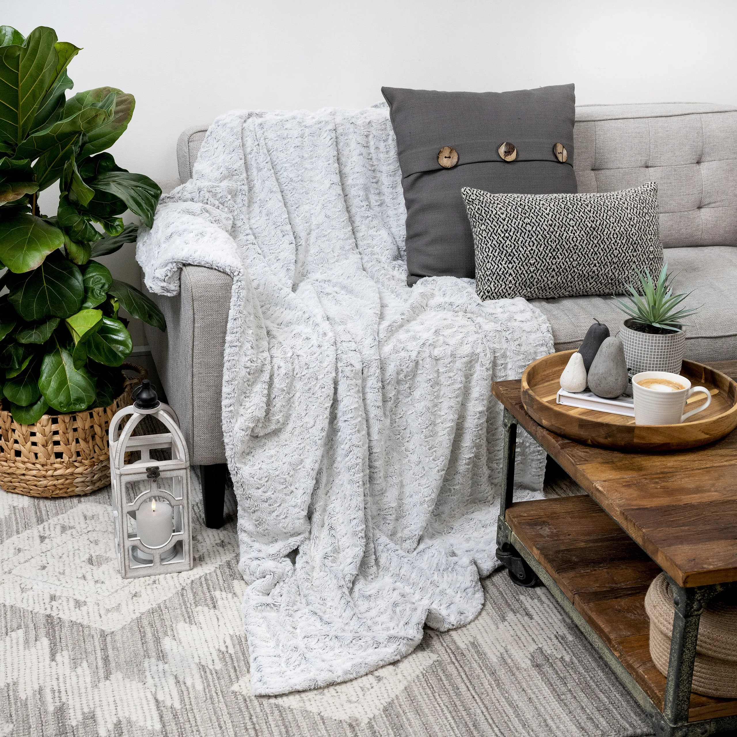 WHITE TEXTURED FAUX FUR BLANKET THROW - 55" X 70"