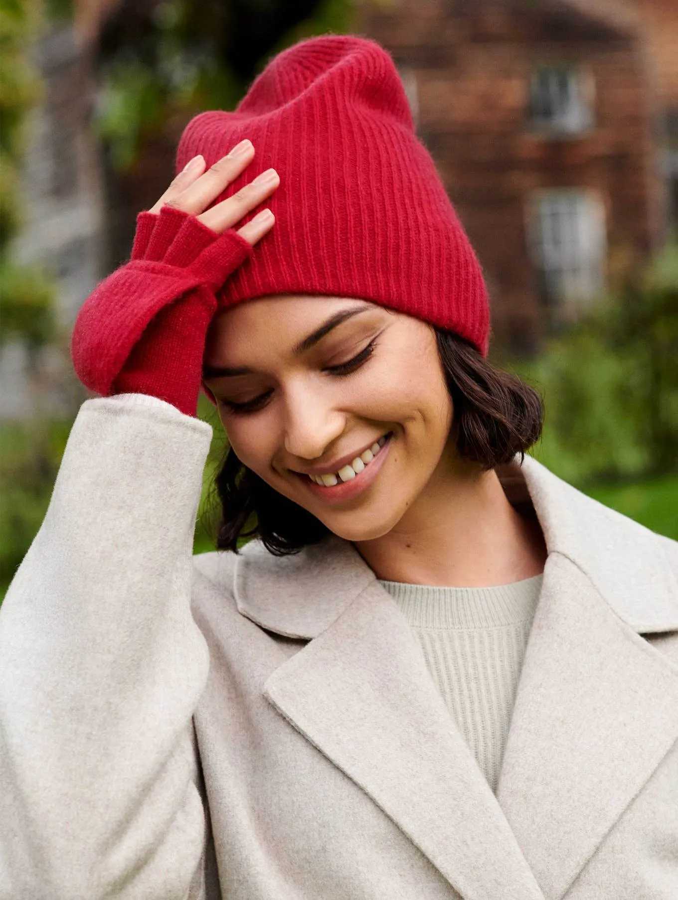 White   Warren - Cashmere Ribbed Pop Top Gloves in True Red