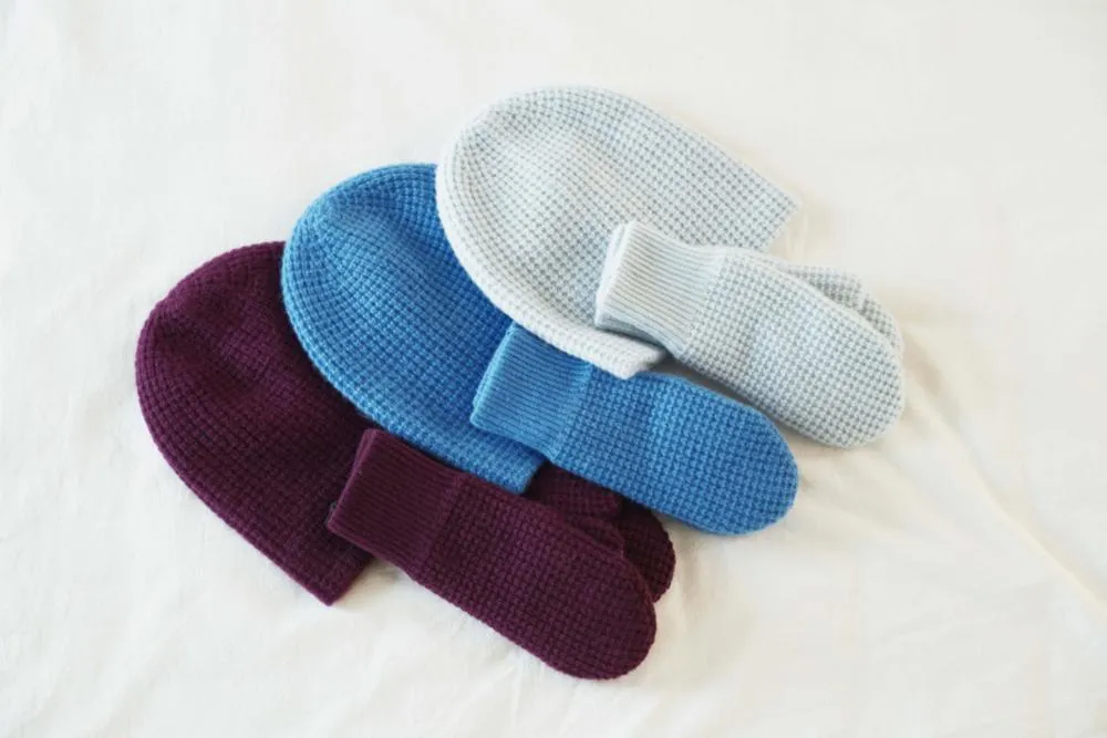 White   Warren - Cashmere Thermal Mittens in Celestial Blue