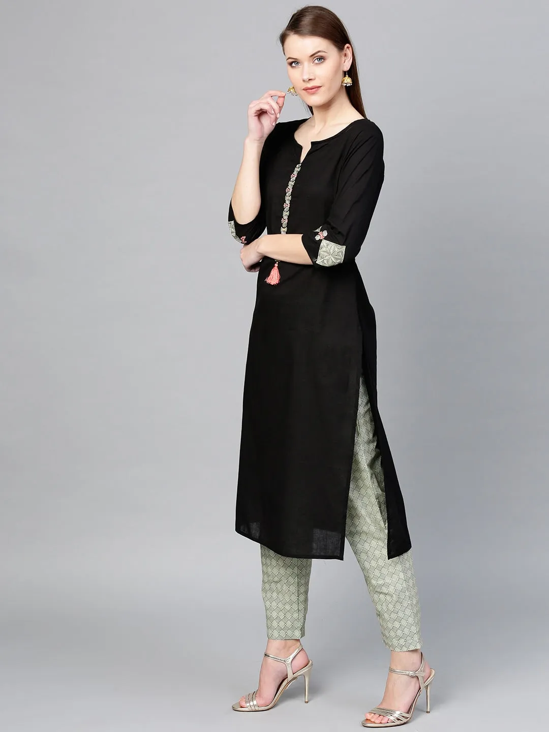 Women Black & Off-White Solid Kurta Set