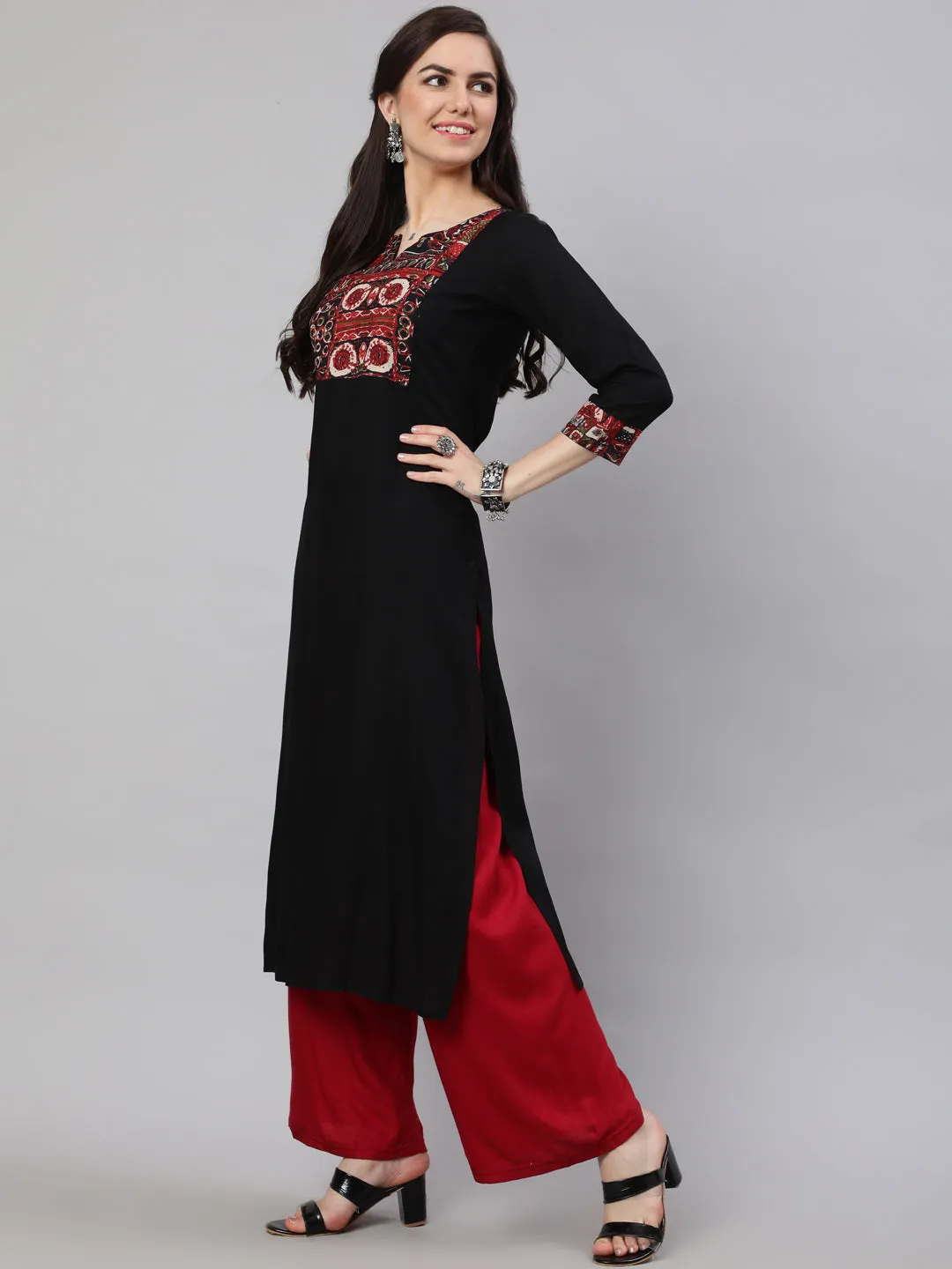 Women Black Printed Yoke Straight Kurta With Three Qurter Sleeves